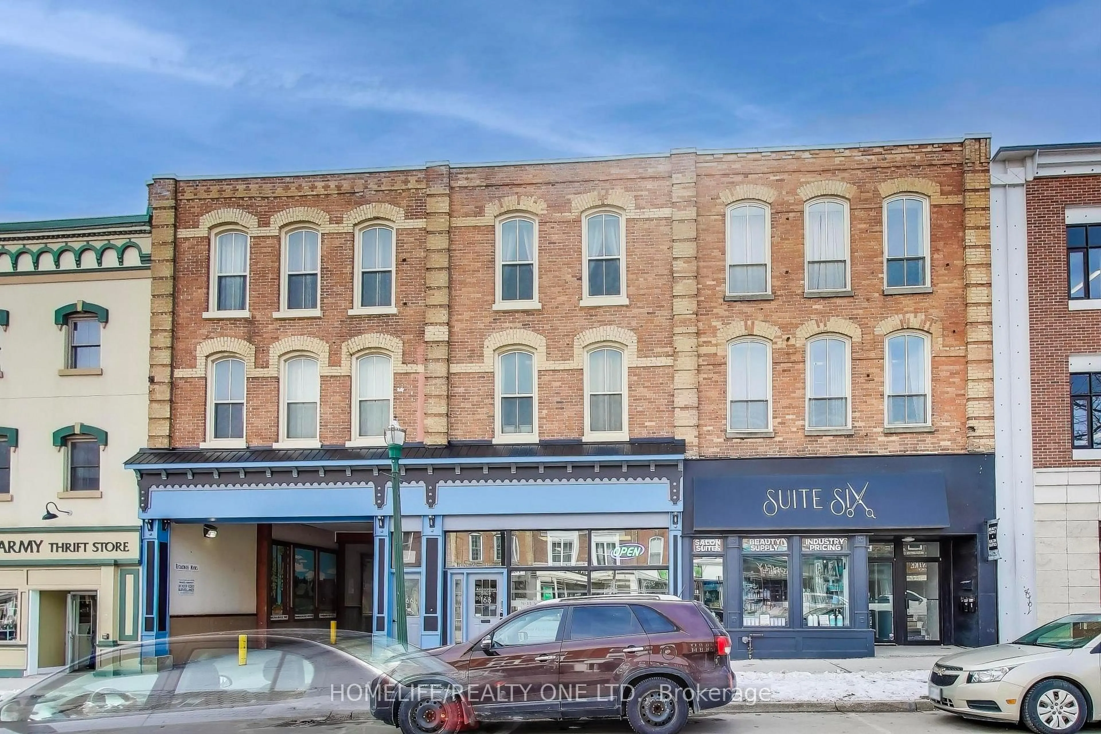 A pic from outside/outdoor area/front of a property/back of a property/a pic from drone, building for 166 Broadway #3, Orangeville Ontario L9W 1K3