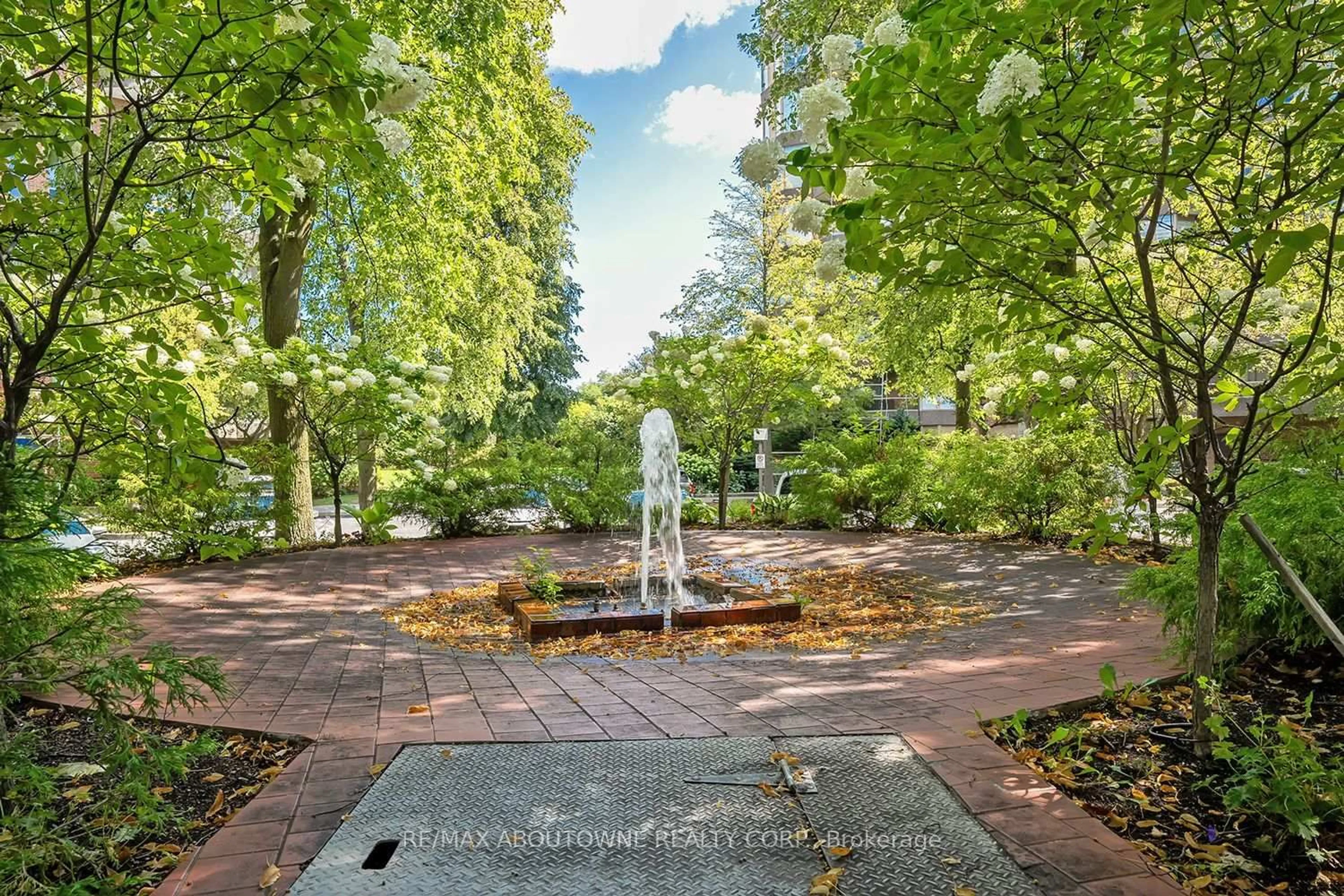 Patio, unknown for 1901 Pilgrims Way #706, Oakville Ontario L6M 2W9