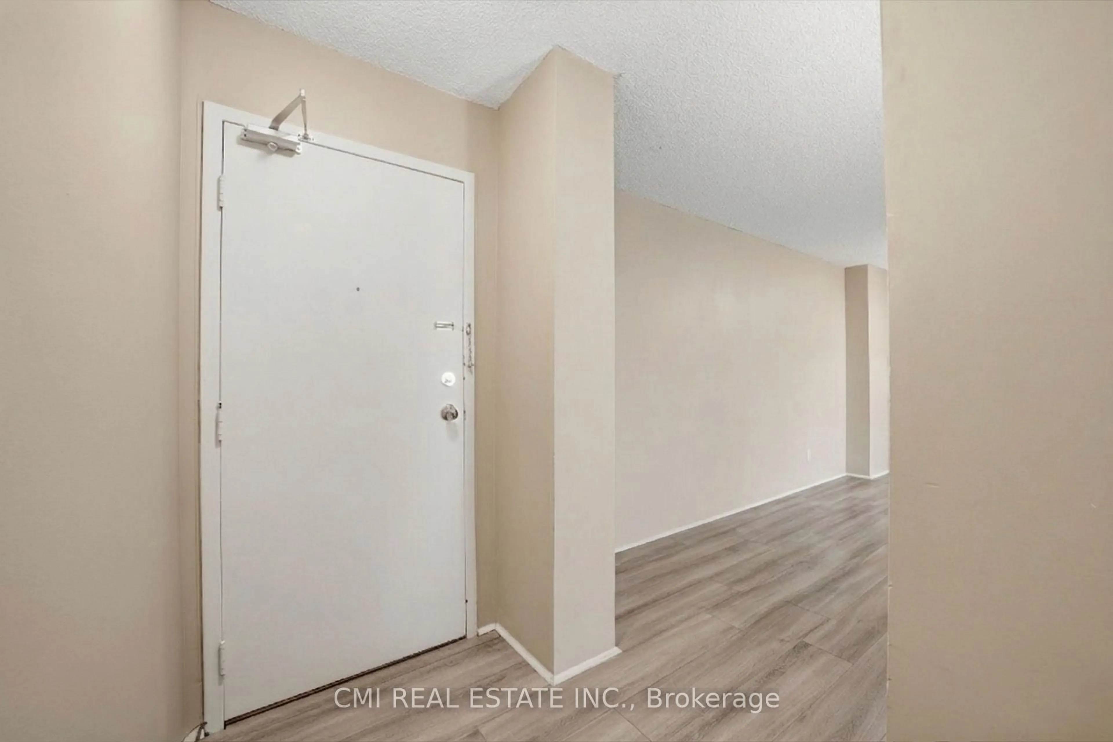 Indoor entryway for 3 Lisa St #308, Brampton Ontario L6T 4A2
