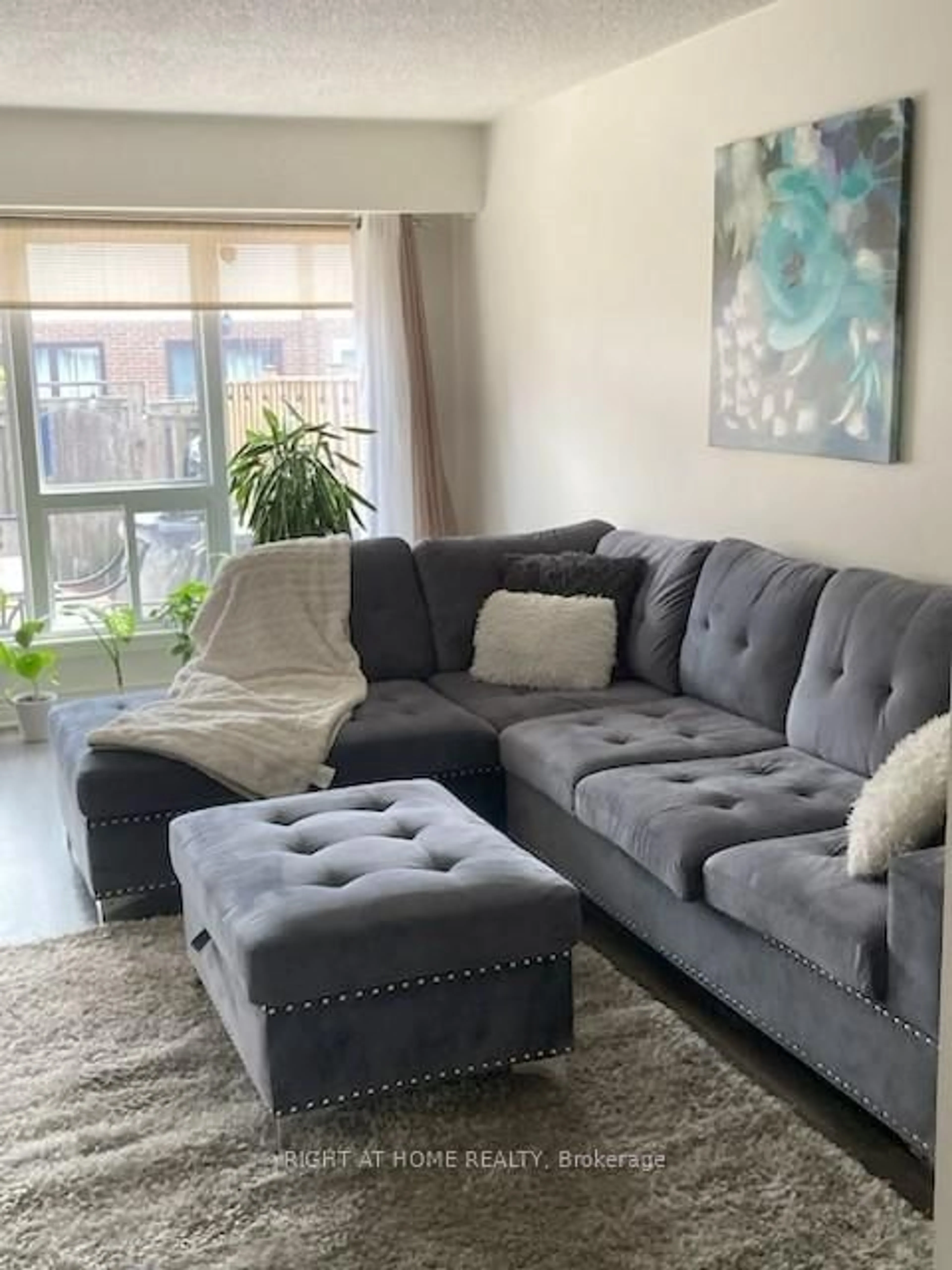 Living room with furniture, unknown for 25 Baronwood Crt, Brampton Ontario L6V 3H6