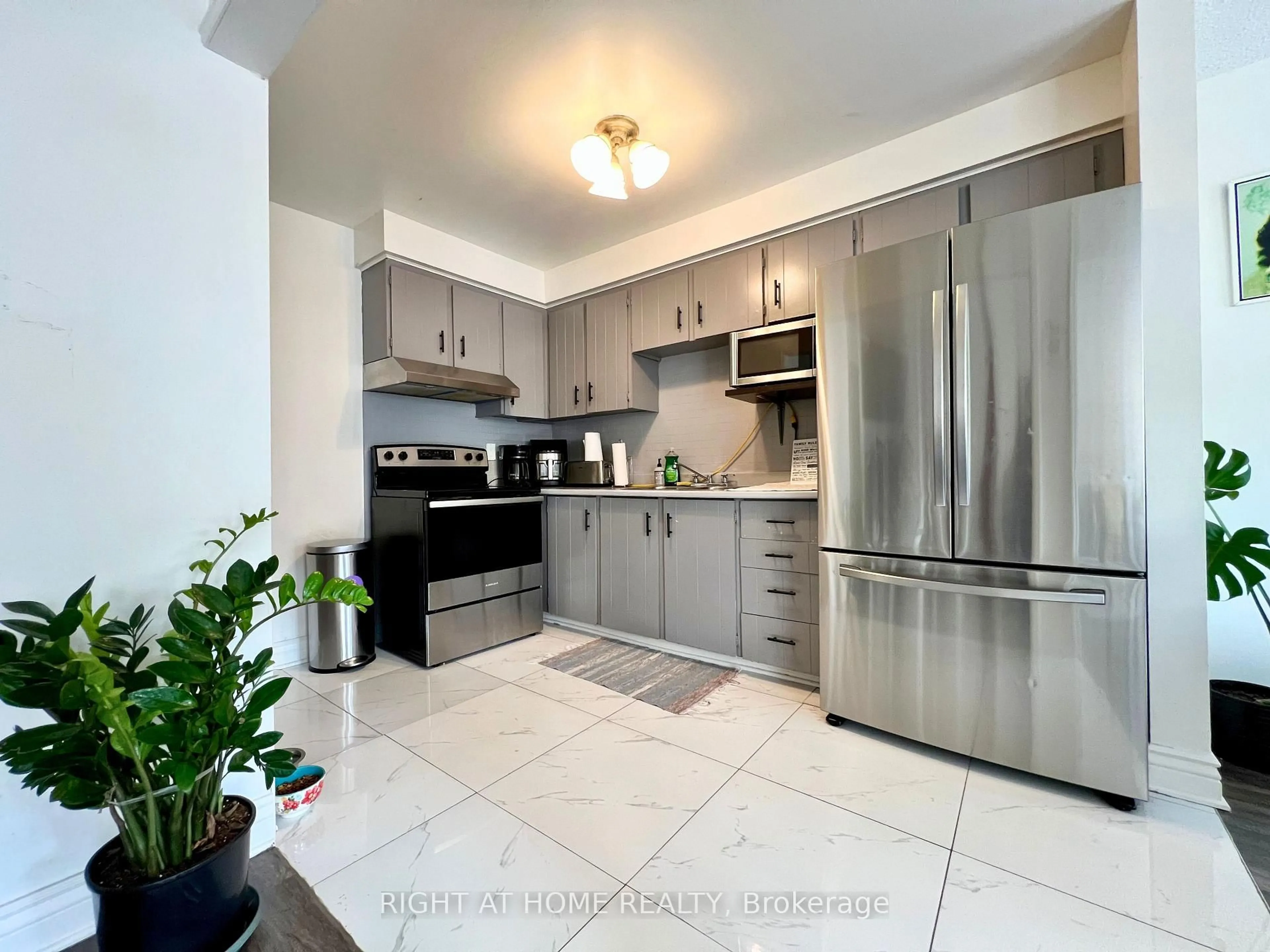 Unknown for 25 Baronwood Crt, Brampton Ontario L6V 3H6