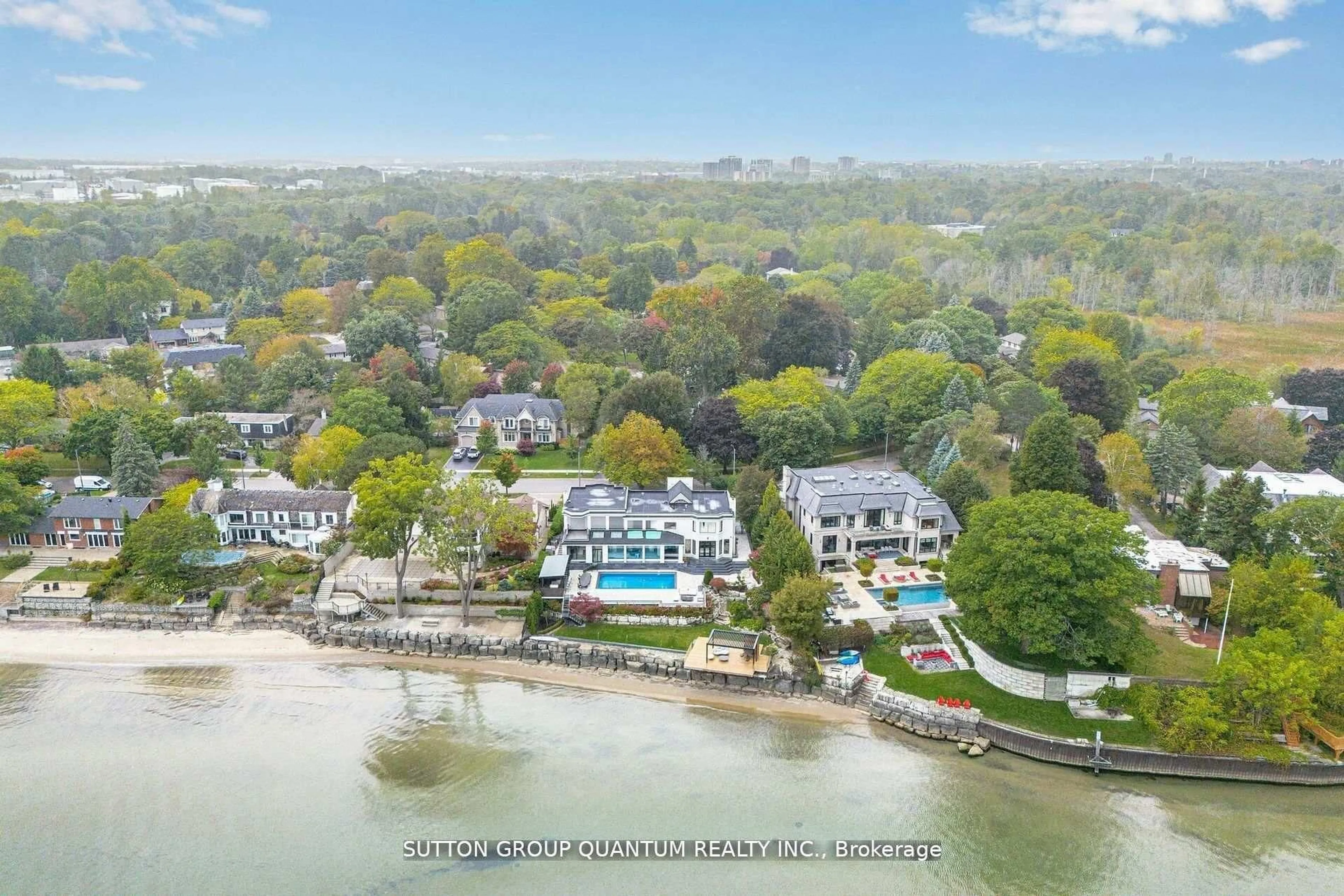 A pic from outside/outdoor area/front of a property/back of a property/a pic from drone, water/lake/river/ocean view for 1400 Captain Crt, Mississauga Ontario L5J 1A8
