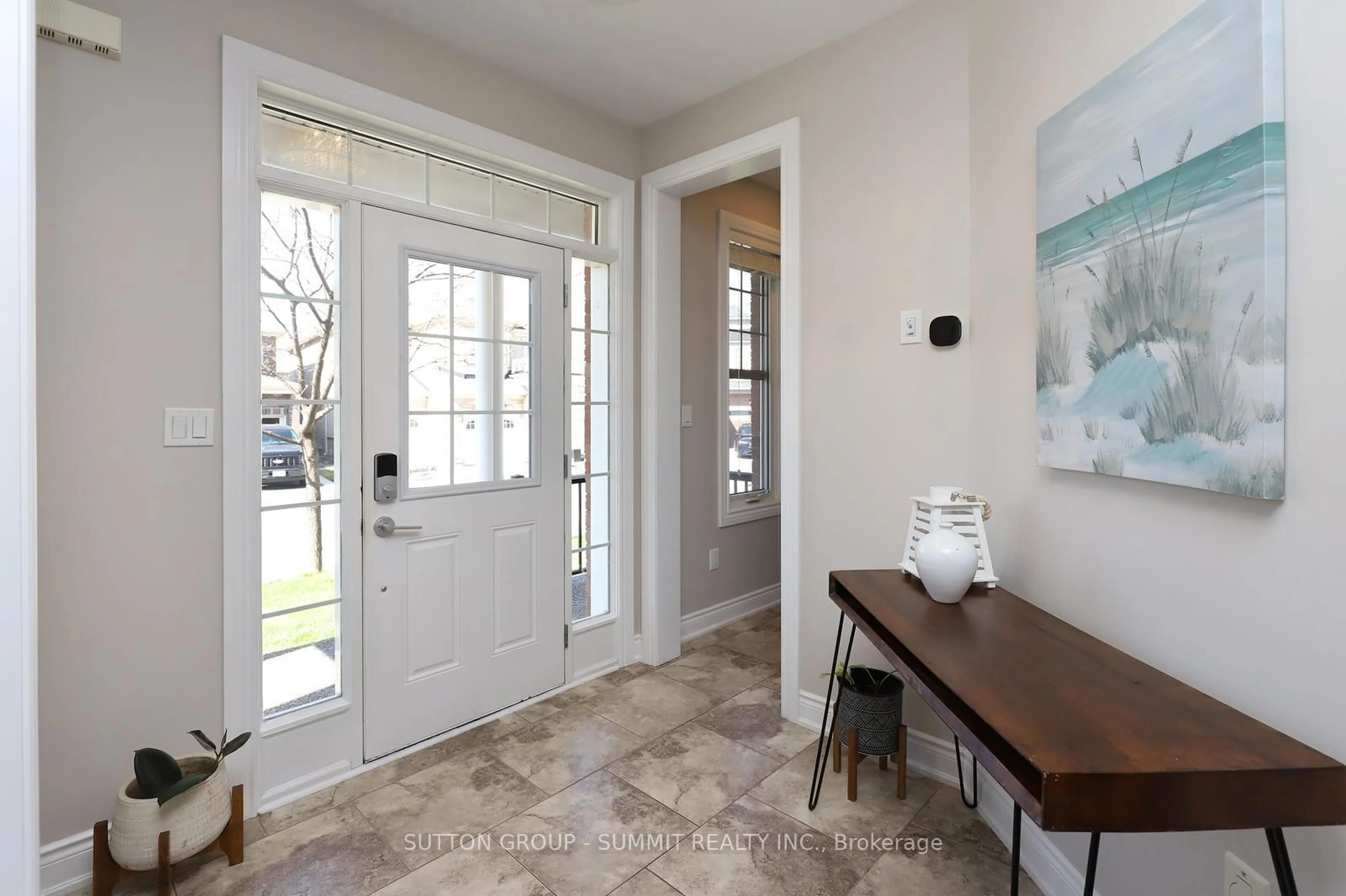 Indoor entryway for 378 Blinco Terr, Milton Ontario L9T 8Y6