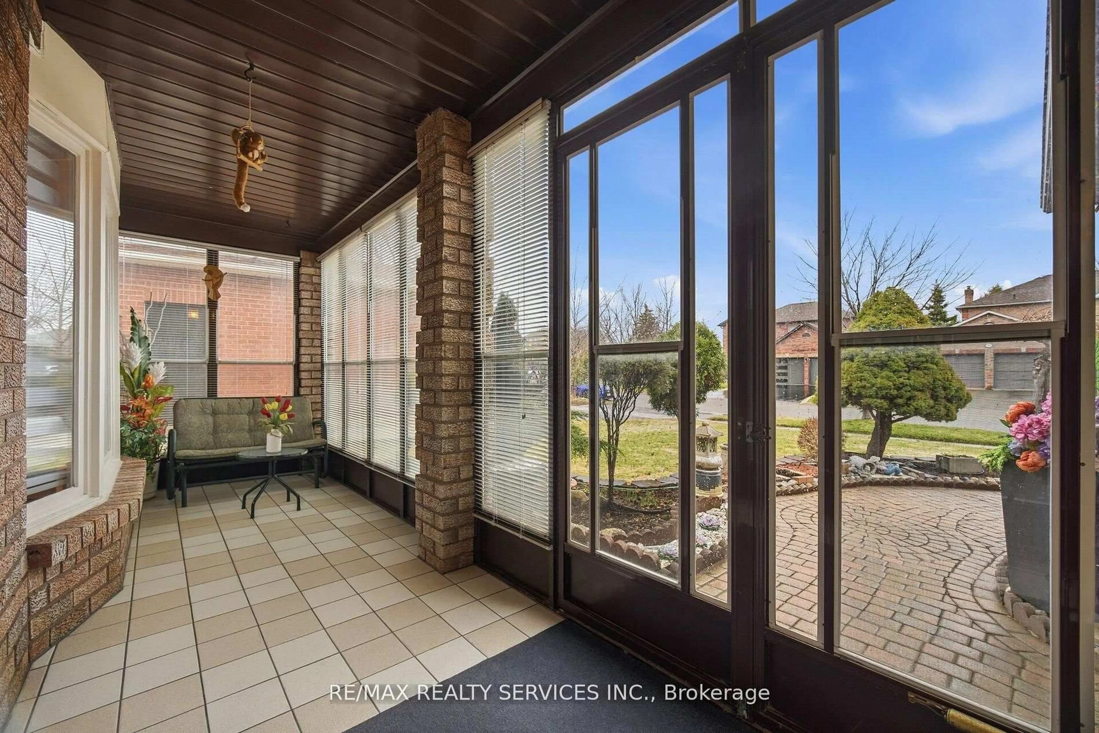 Unknown for 62 Fernbrook Cres, Brampton Ontario L6Z 3N7