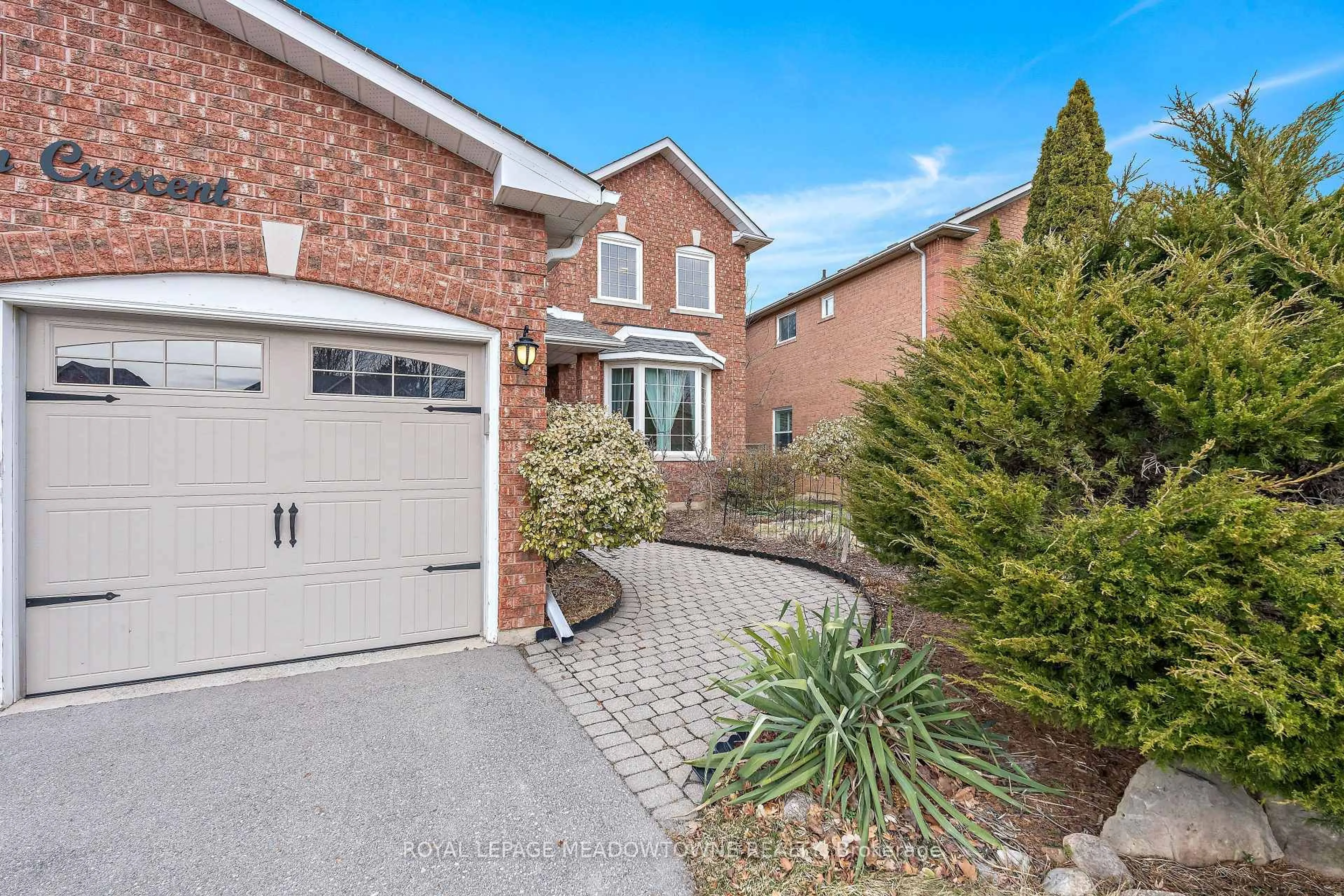 Home with brick exterior material, street for 29 Hamilton Cres, Halton Hills Ontario L7G 5K9