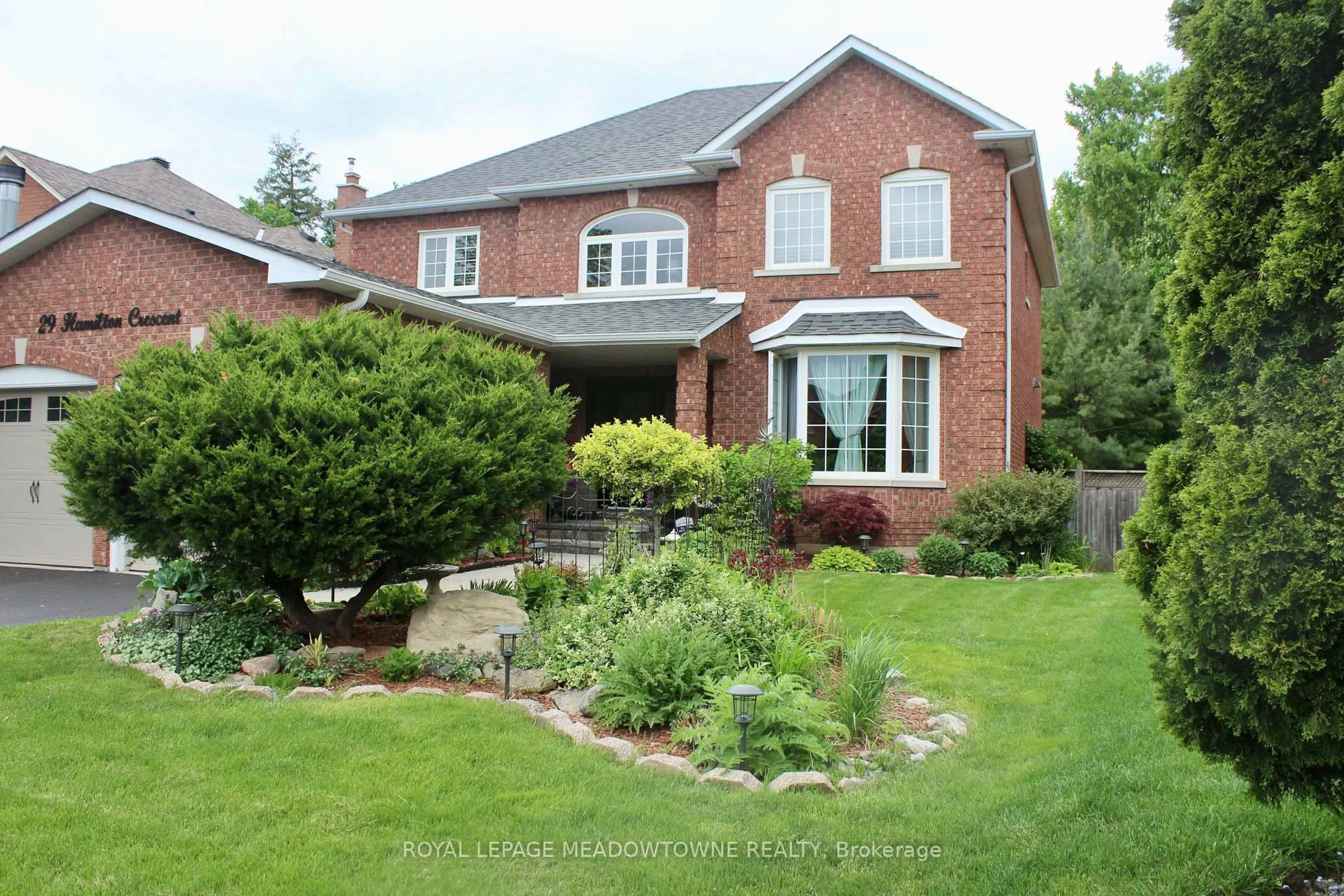 Home with brick exterior material, street for 29 Hamilton Cres, Halton Hills Ontario L7G 5K9