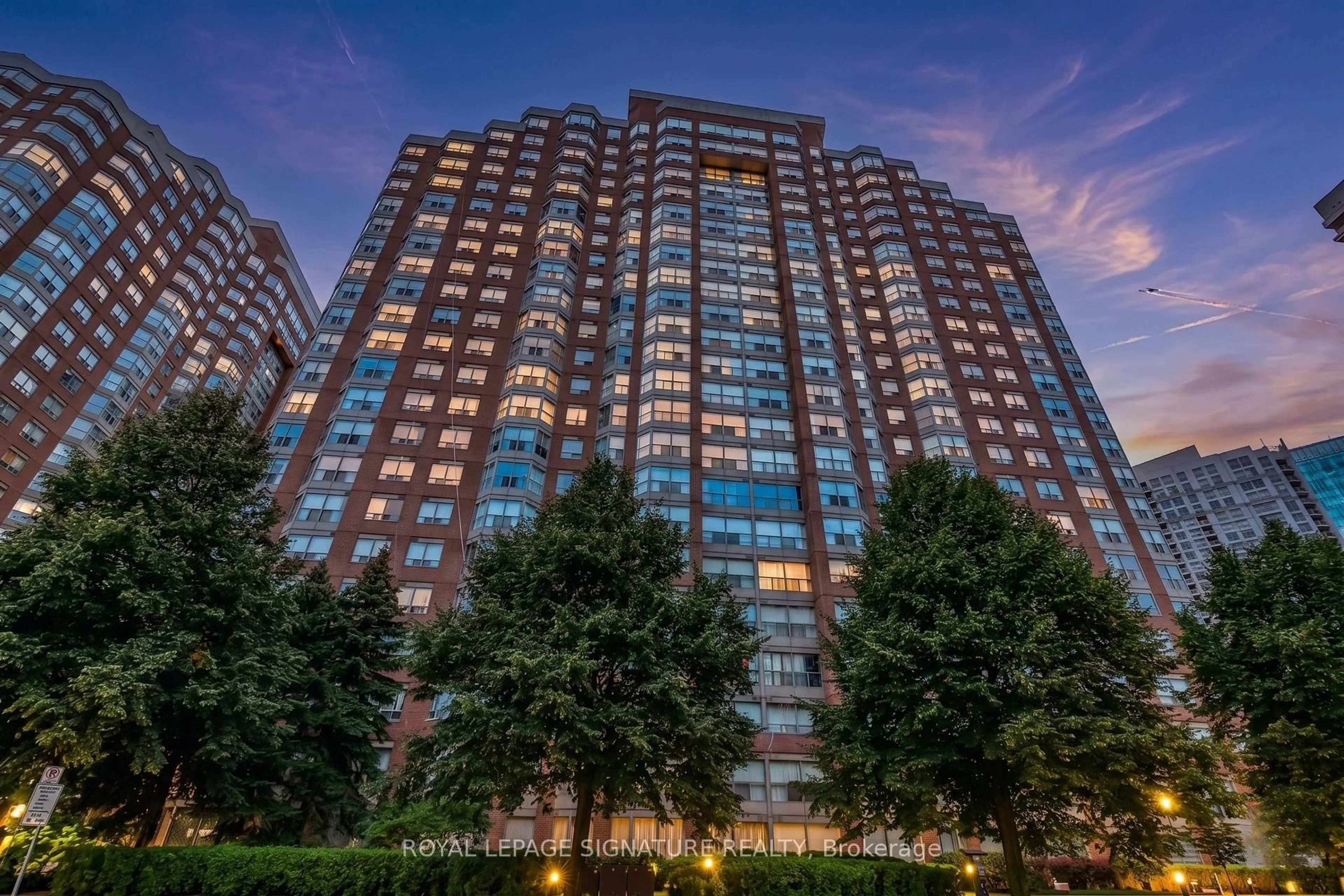 Unknown for 325 Webb Dr #707, Mississauga Ontario L5B 3Z9