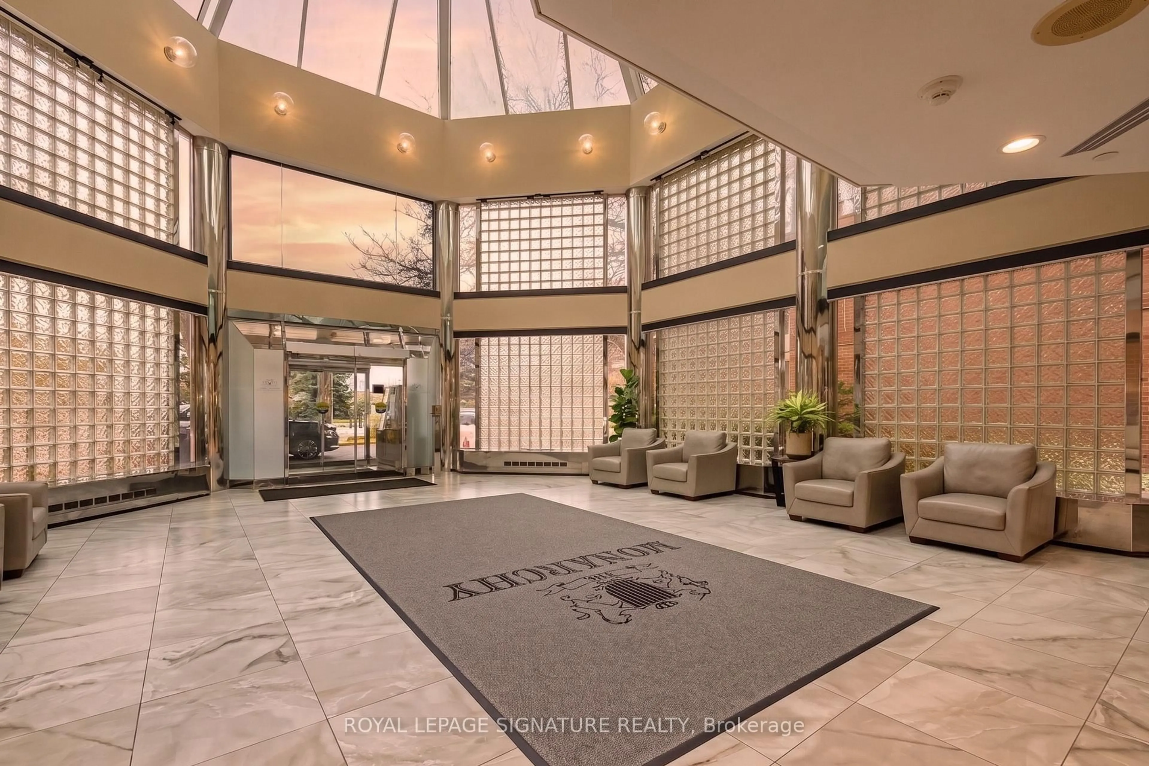 Unknown for 325 Webb Dr #707, Mississauga Ontario L5B 3Z9