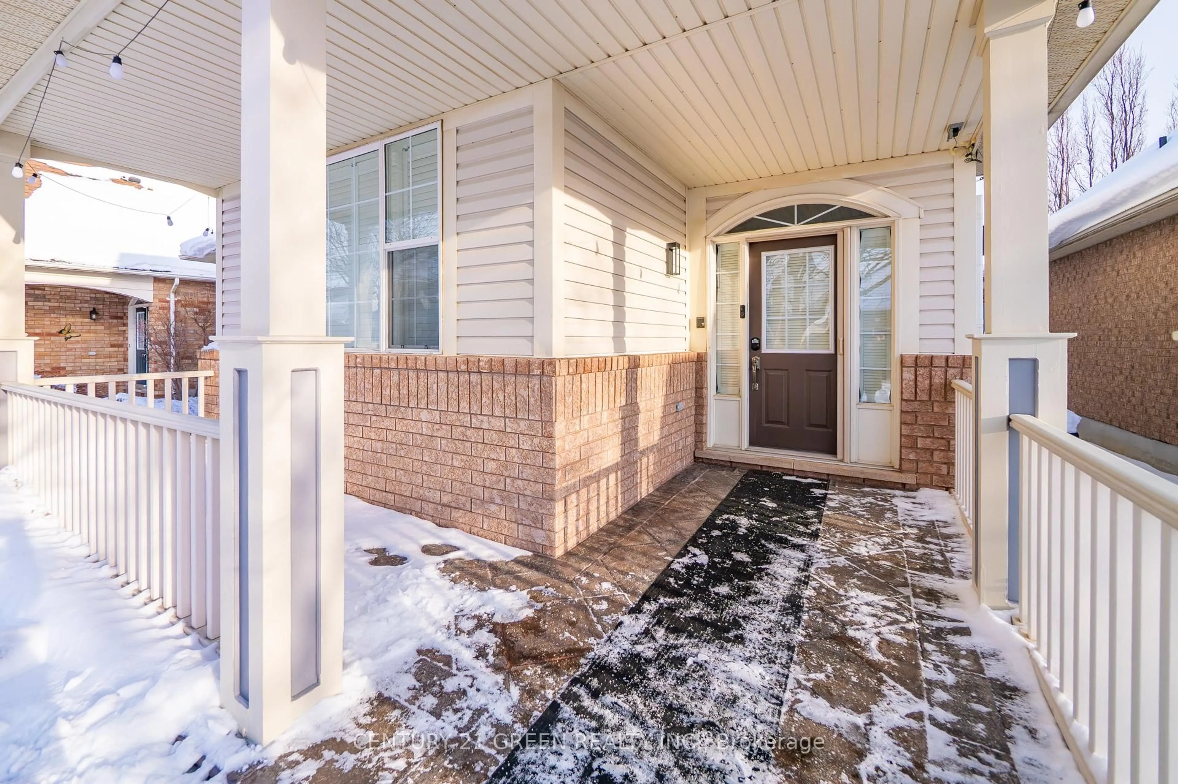 Indoor entryway for 1666 Allan Cres, Milton Ontario L9T 5Z6