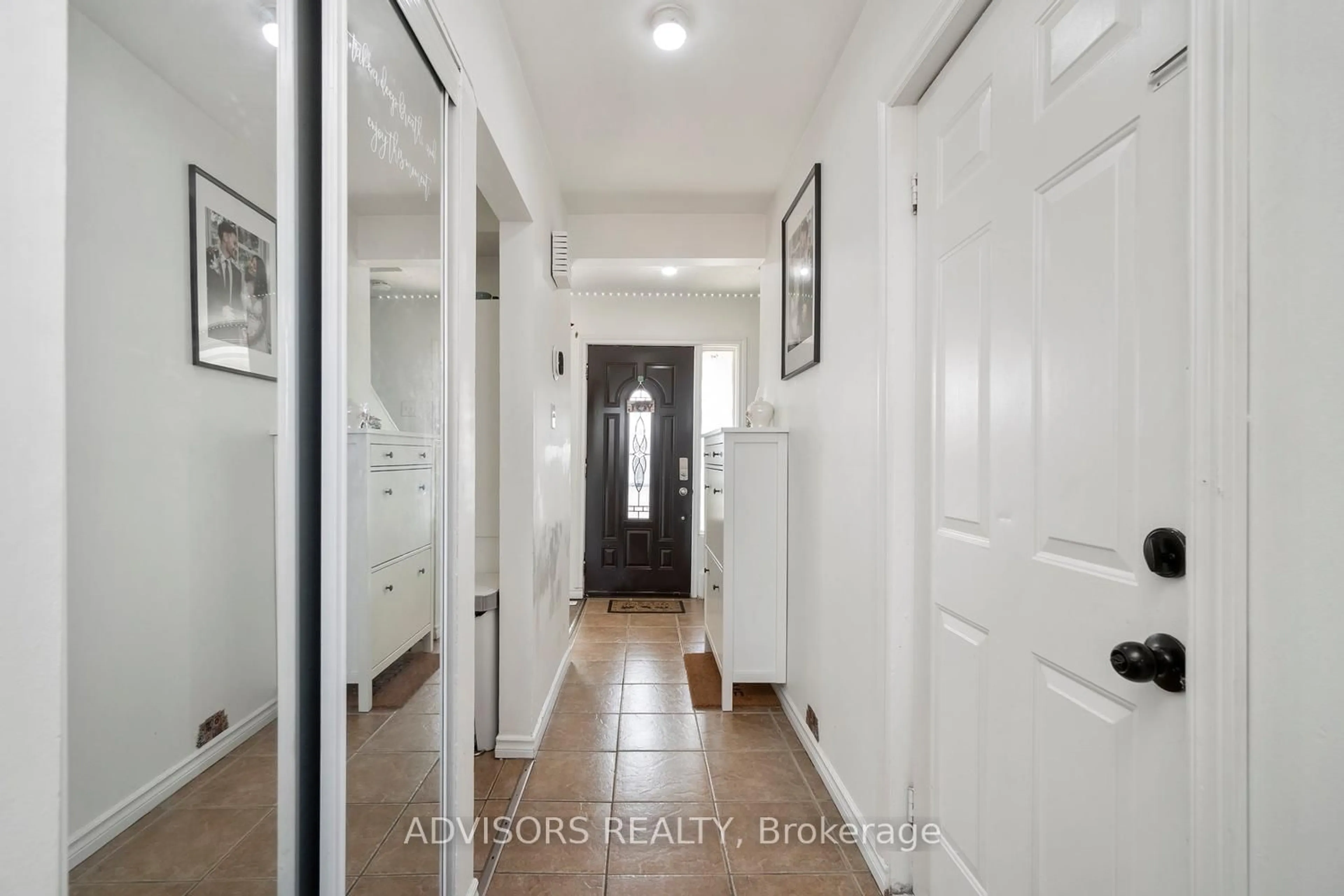 Indoor entryway for 258 John Garland Blvd #247, Toronto Ontario M9V 1N8