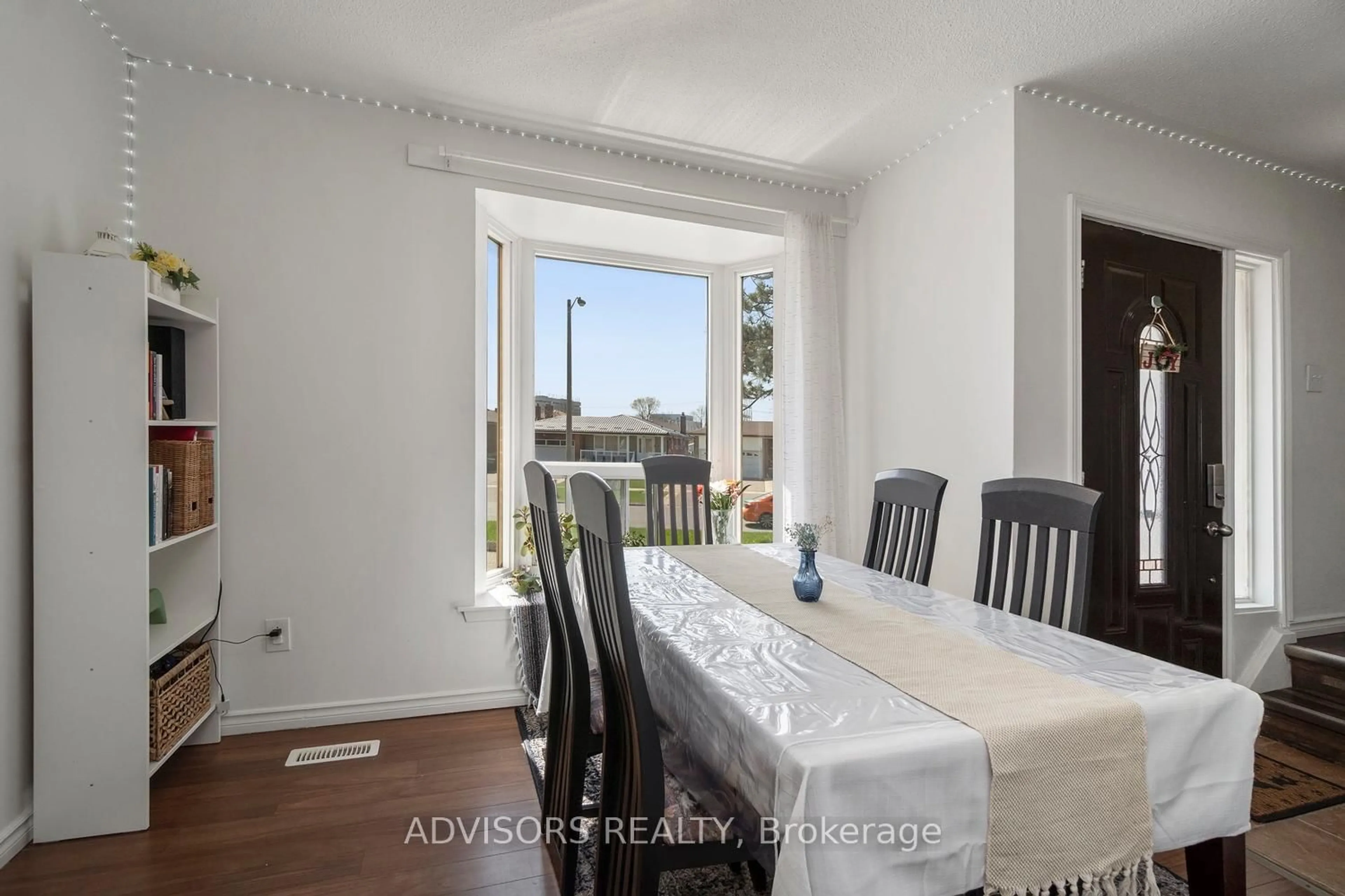 Dining room, unknown for 258 John Garland Blvd #247, Toronto Ontario M9V 1N8