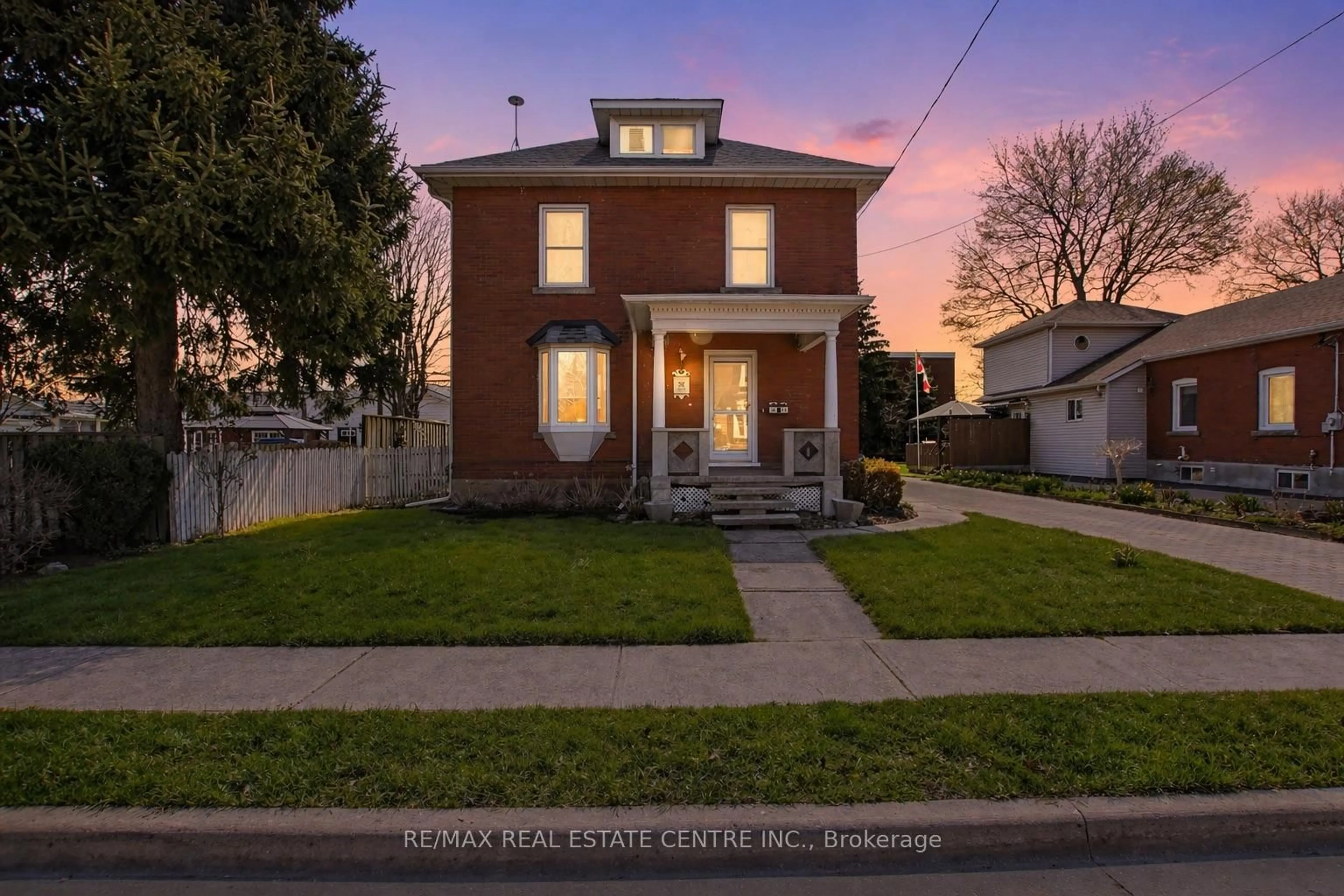 Home with brick exterior material, street for 112 Mill St, Milton Ontario L9T 1R9