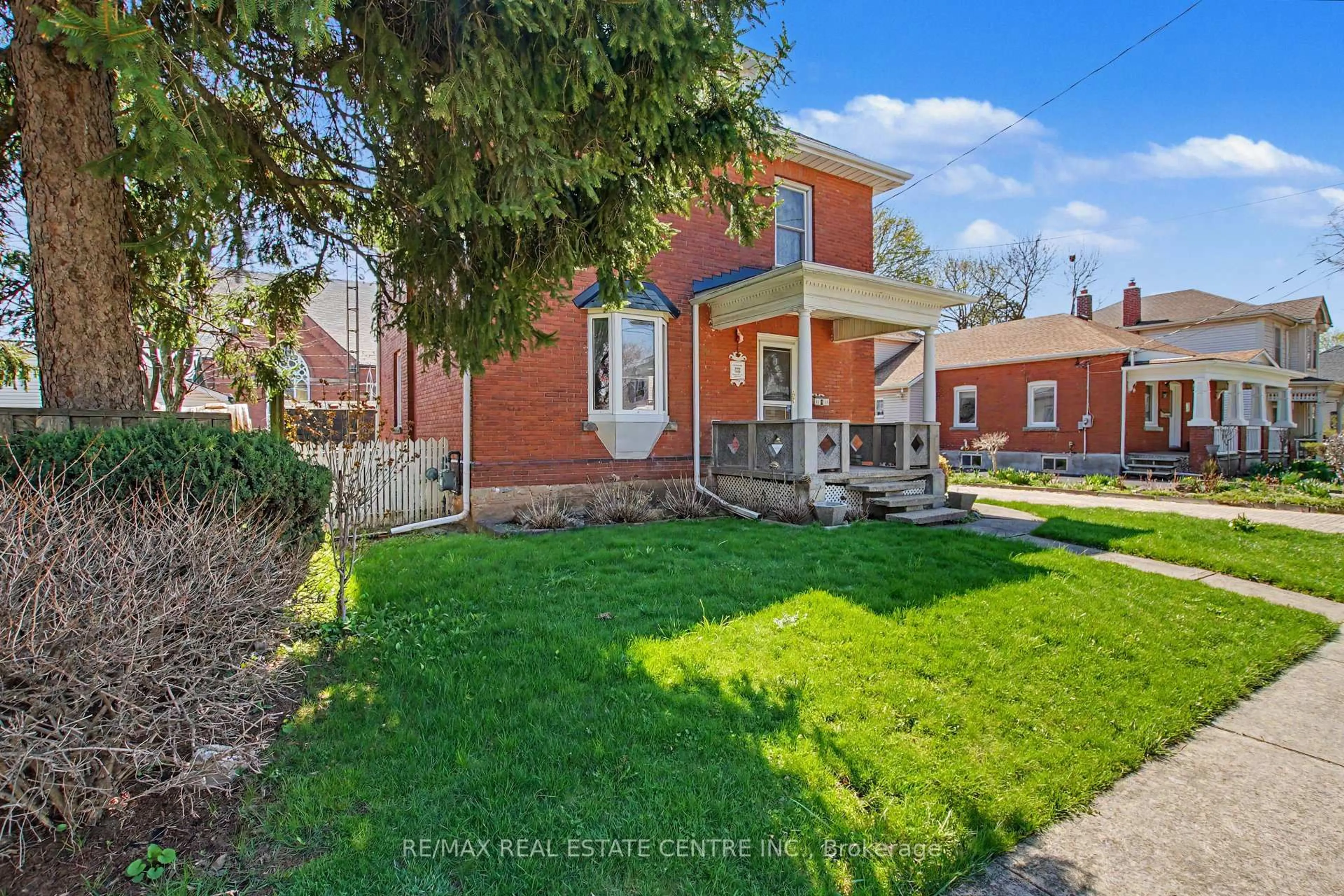 Home with brick exterior material, street for 112 Mill St, Milton Ontario L9T 1R9
