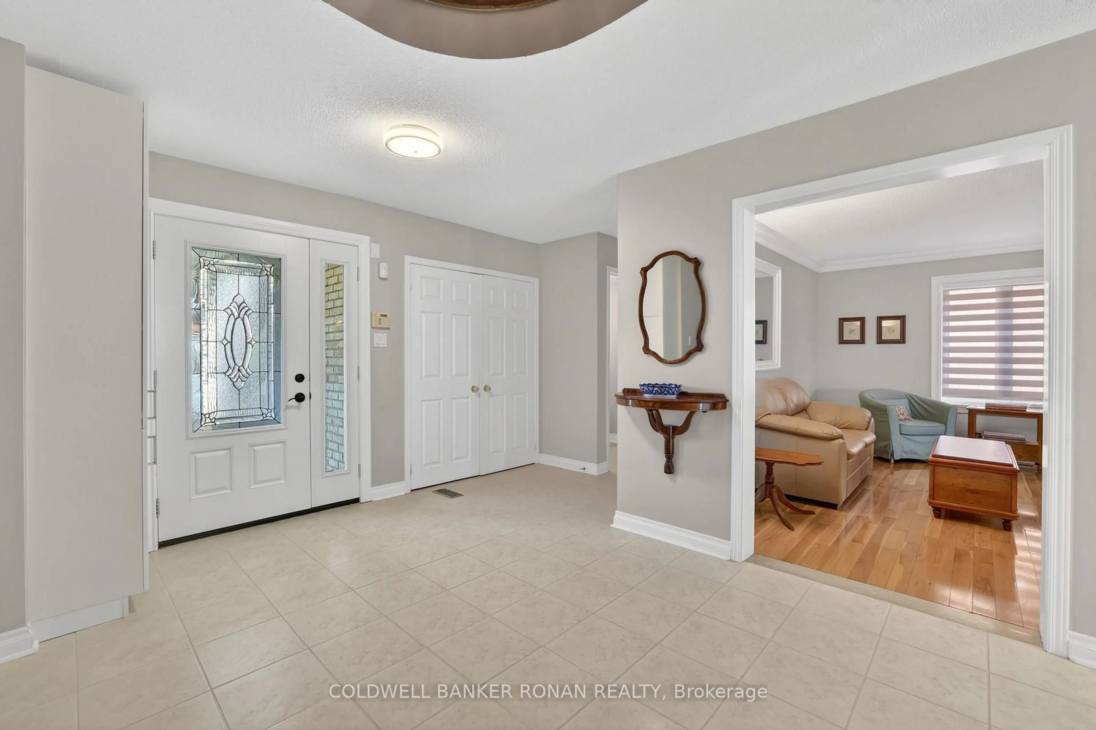 Indoor entryway for 240 Howard Cres, Orangeville Ontario L9W 4W6