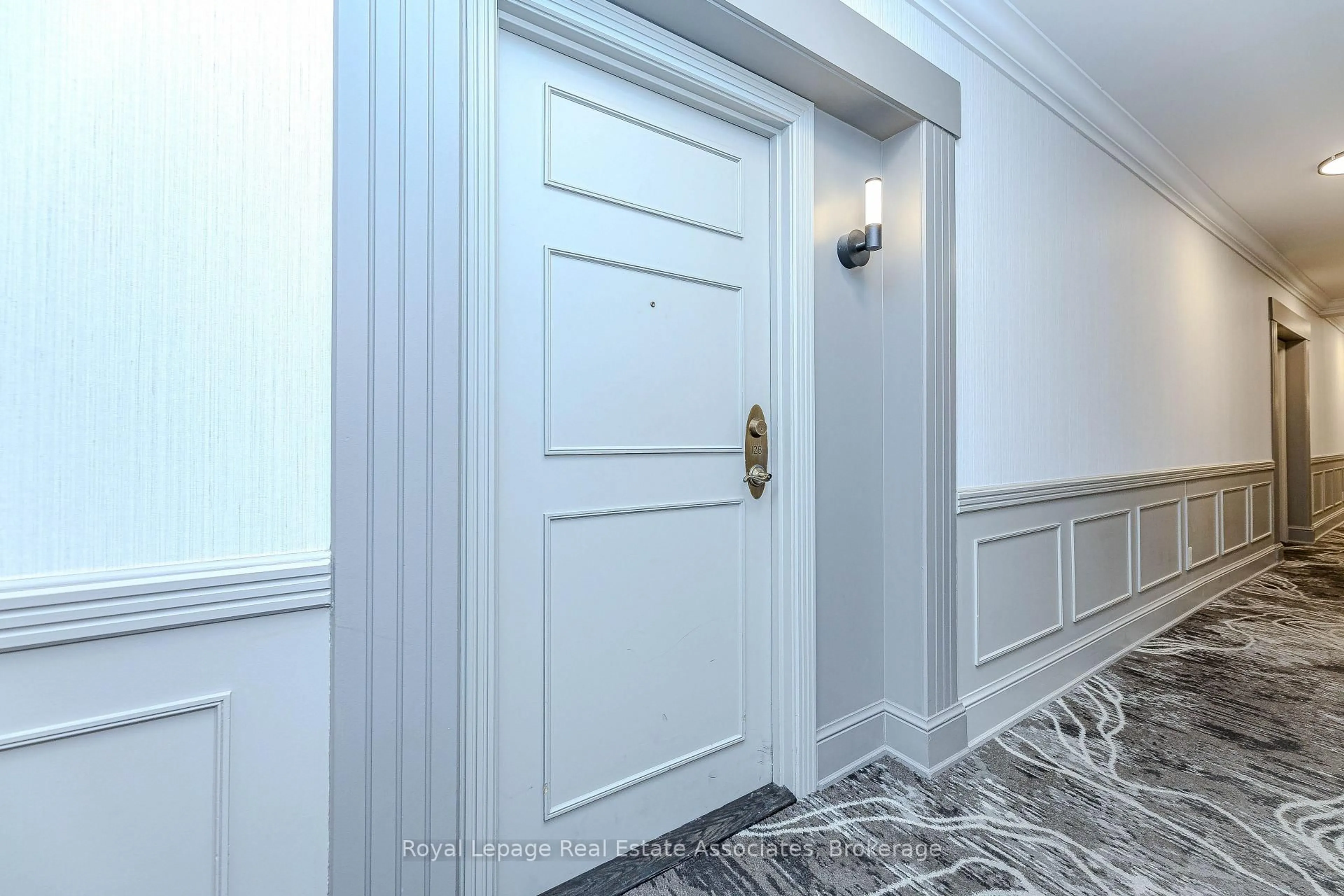 Indoor foyer for 700 Humberwood Blvd #128, Toronto Ontario M9W 7J4