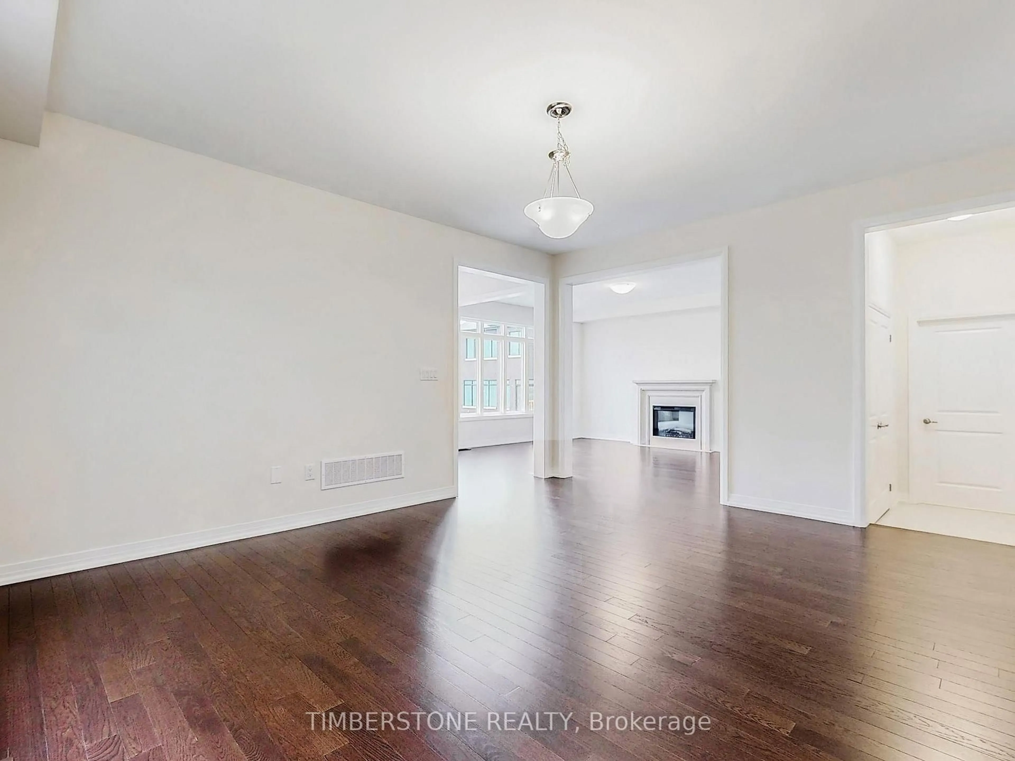 A pic of a room for 163 Thorndale Rd, Brampton Ontario L6P 4R8