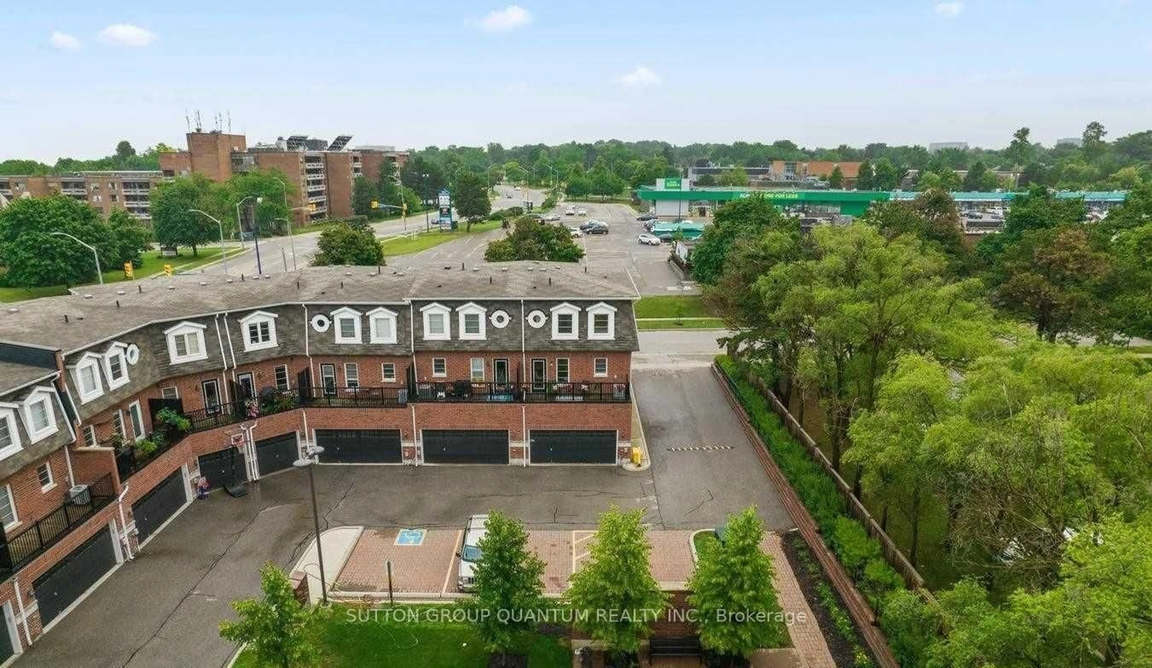 A pic from outside/outdoor area/front of a property/back of a property/a pic from drone, city buildings view from balcony for 2375 Truscott Dr #2, Mississauga Ontario L5J 0A9