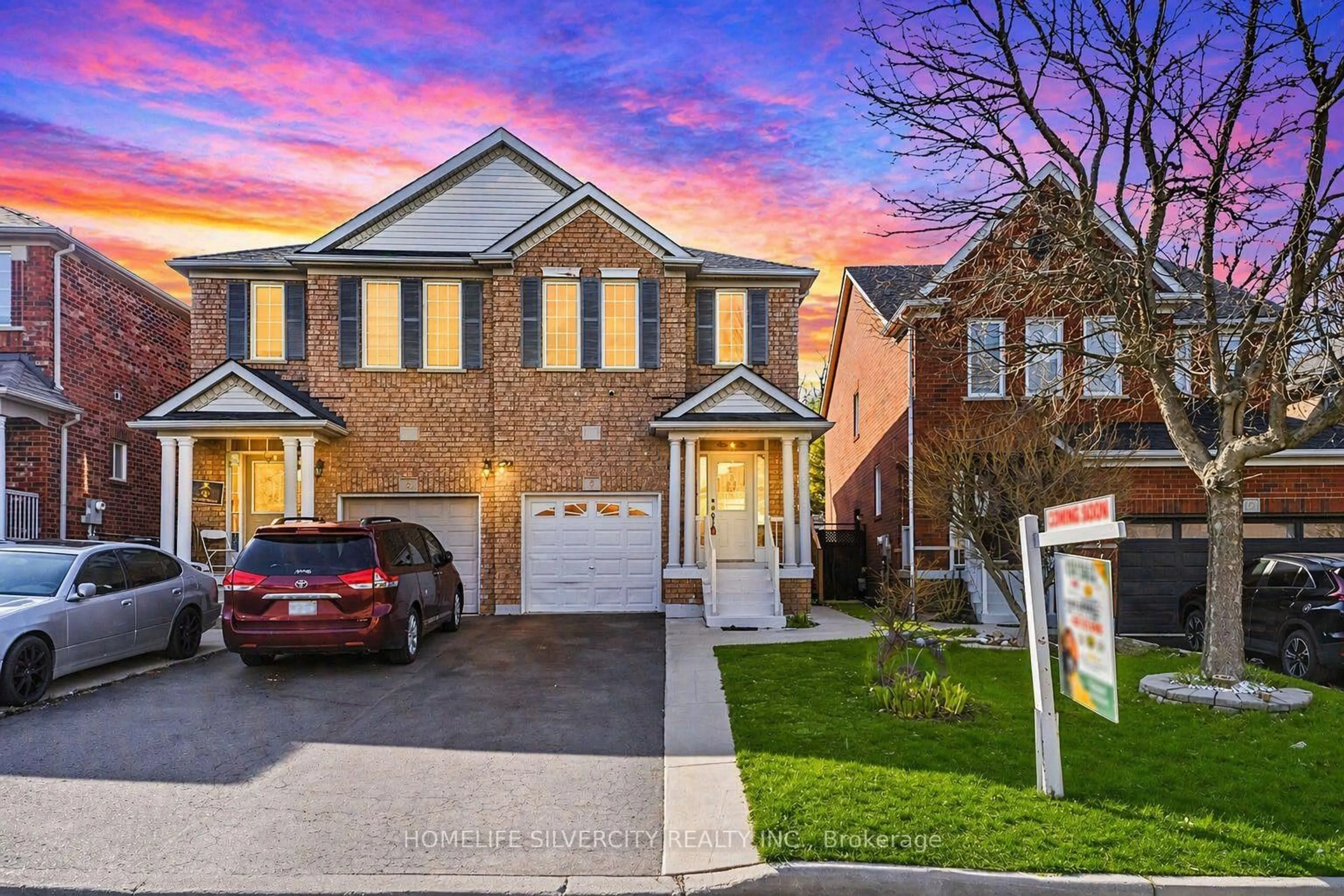 Home with brick exterior material, street for 8 Oak Gardens Crt, Brampton Ontario L6R 2Y6