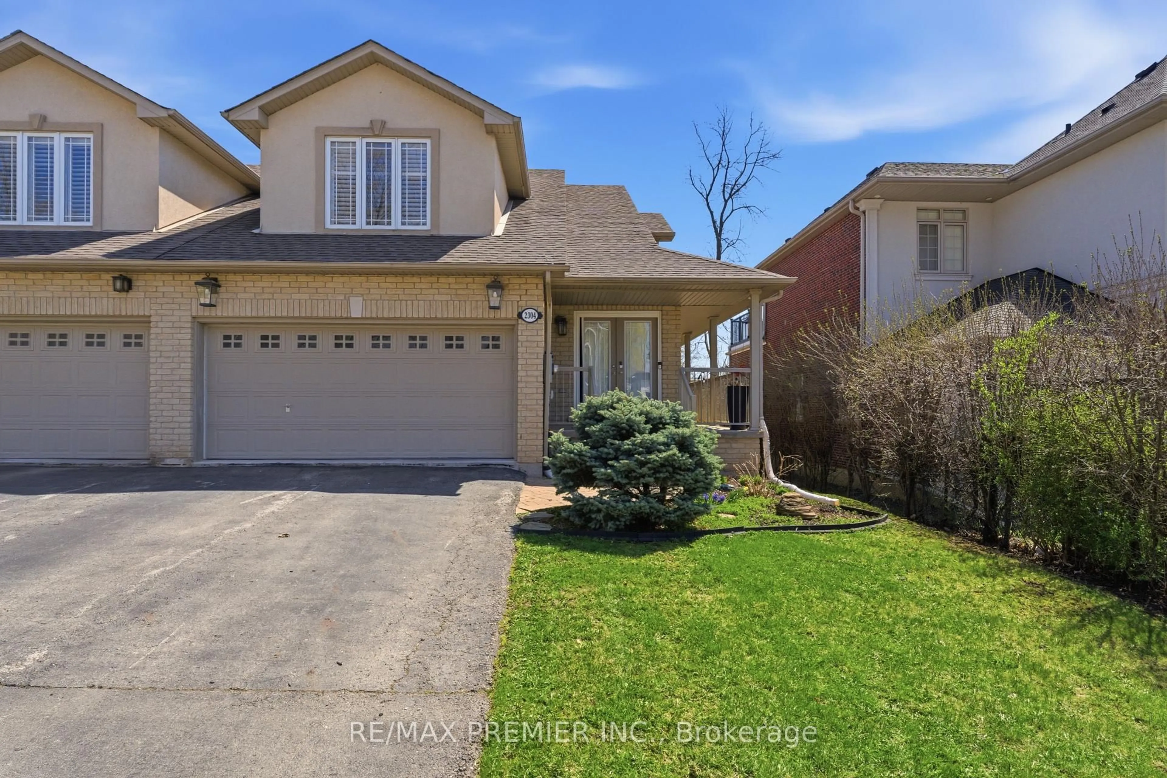 Home with brick exterior material, street for 2304 Sovereign St, Oakville Ontario L6L 1L6