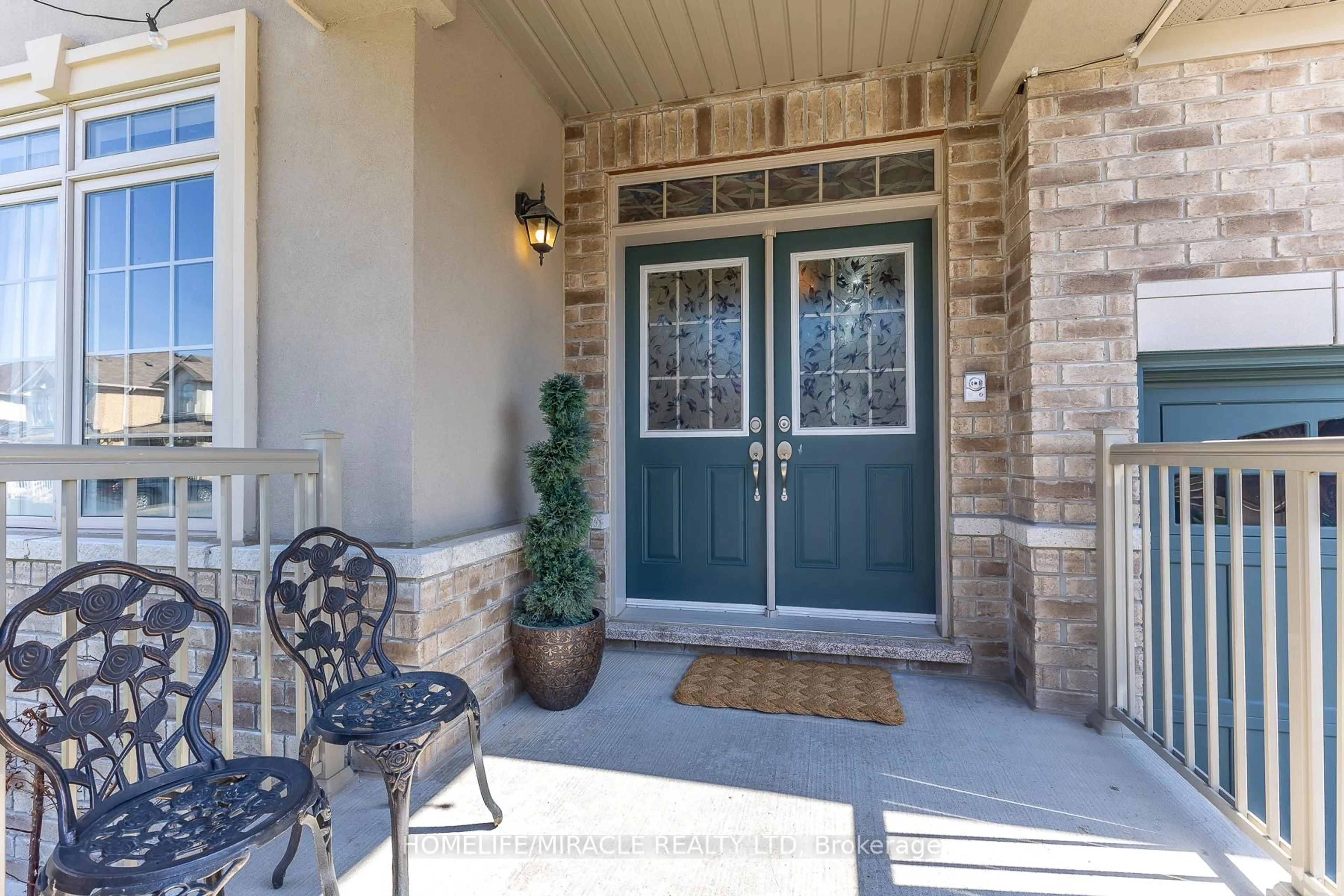 Indoor entryway for 1535 Mendelson Hts, Milton Ontario L9E 1H3