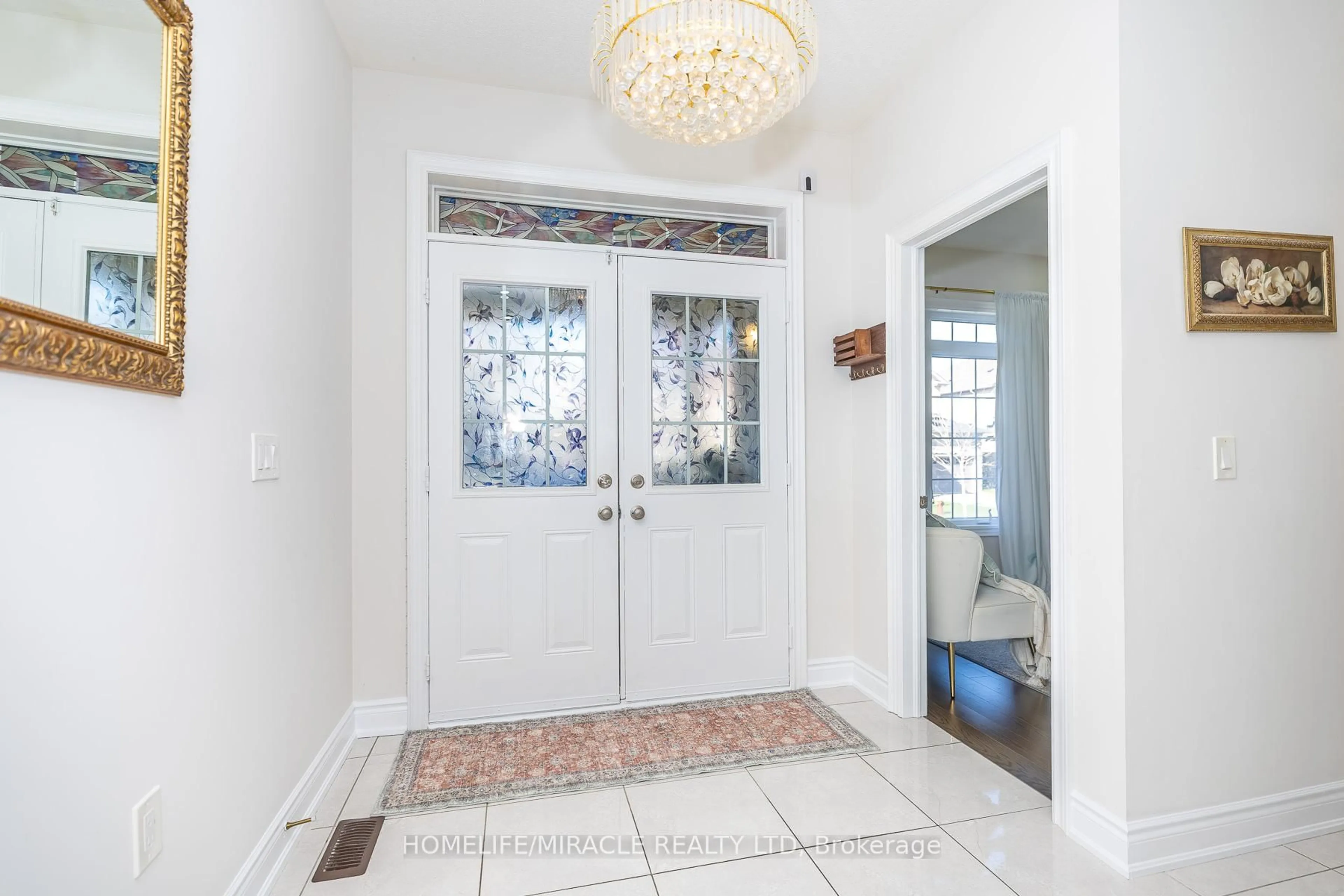 Indoor entryway for 1535 Mendelson Hts, Milton Ontario L9E 1H3