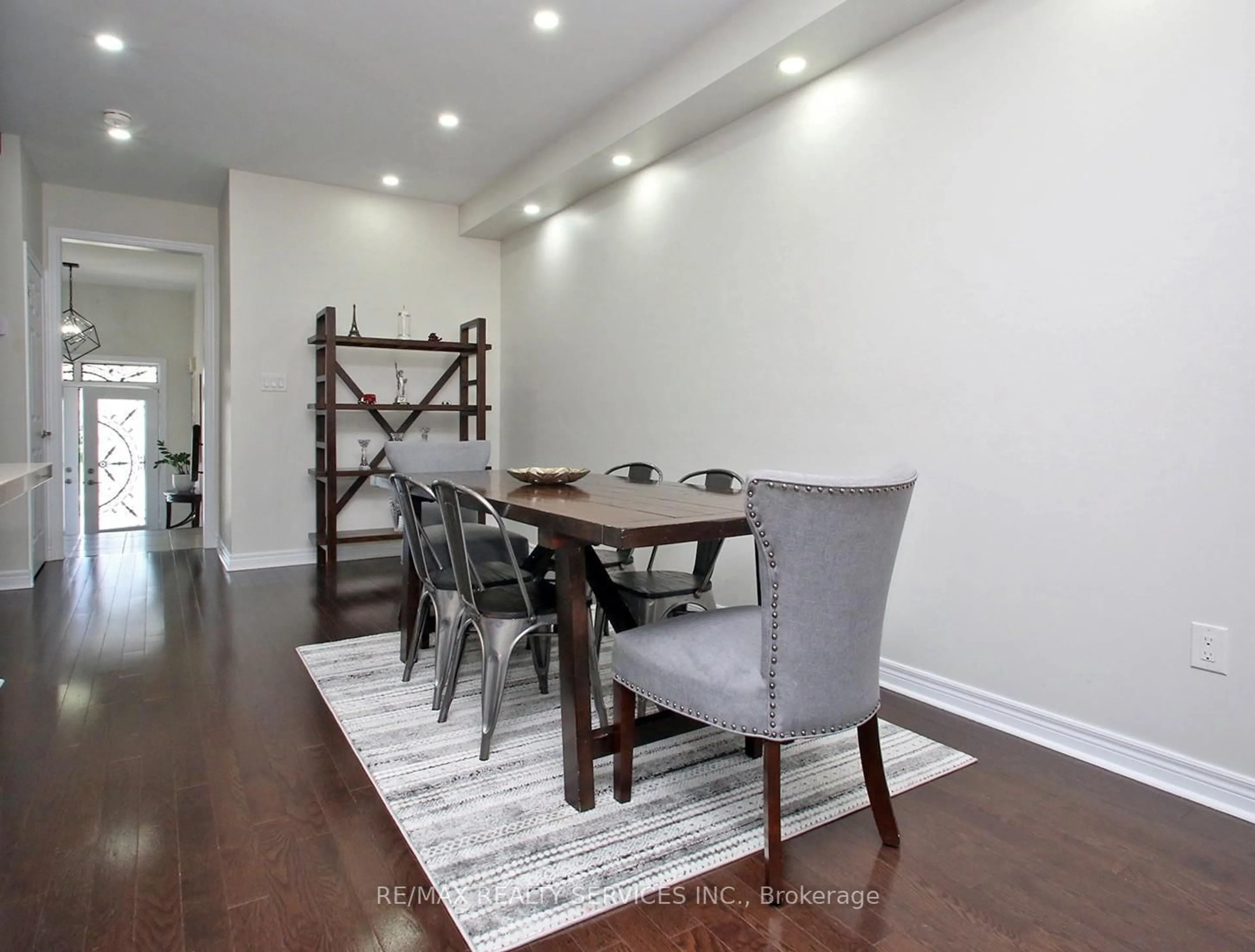 Dining room, wood/laminate floor for 10 Isle Royal Terr, Brampton Ontario L6Y 6B1