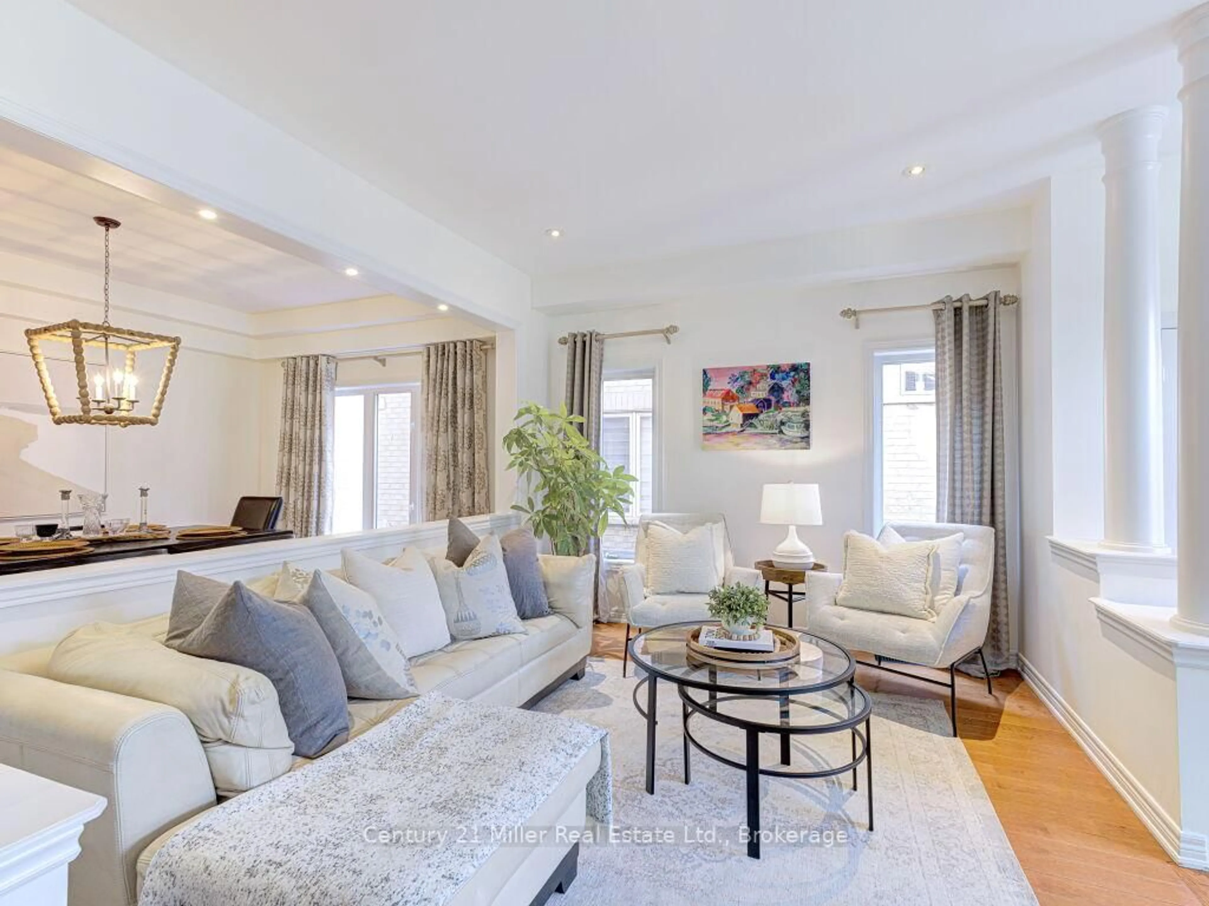 Living room with furniture, unknown for 2301 Hertfordshire Way, Oakville Ontario L6H 7M5