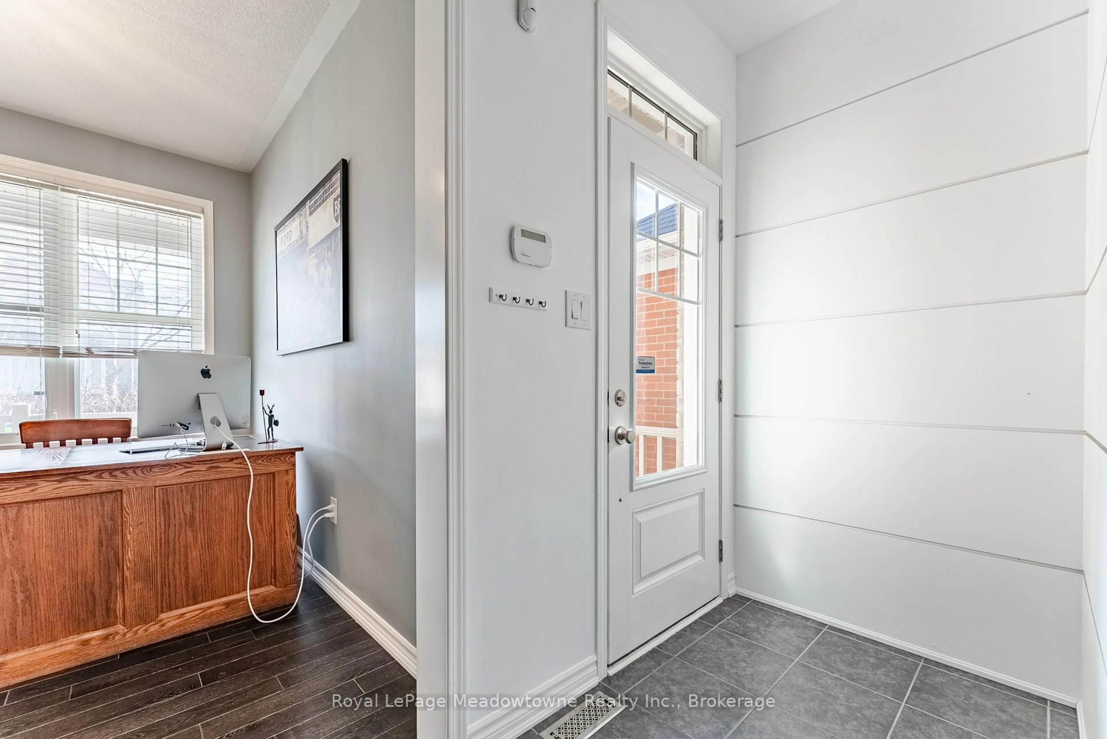 Indoor entryway for 325 Gleave Terr, Milton Ontario L9T 8P1