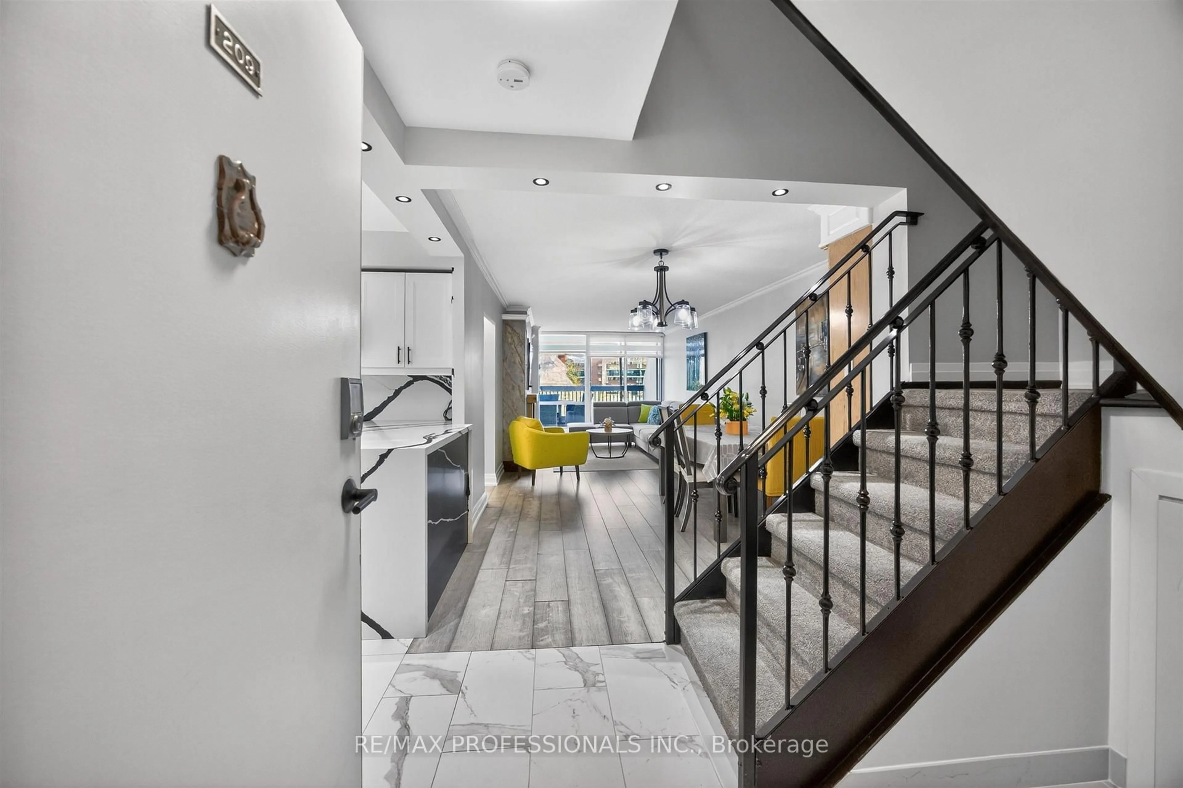 Indoor foyer for 366 The East Mall #209, Toronto Ontario M9B 6C4