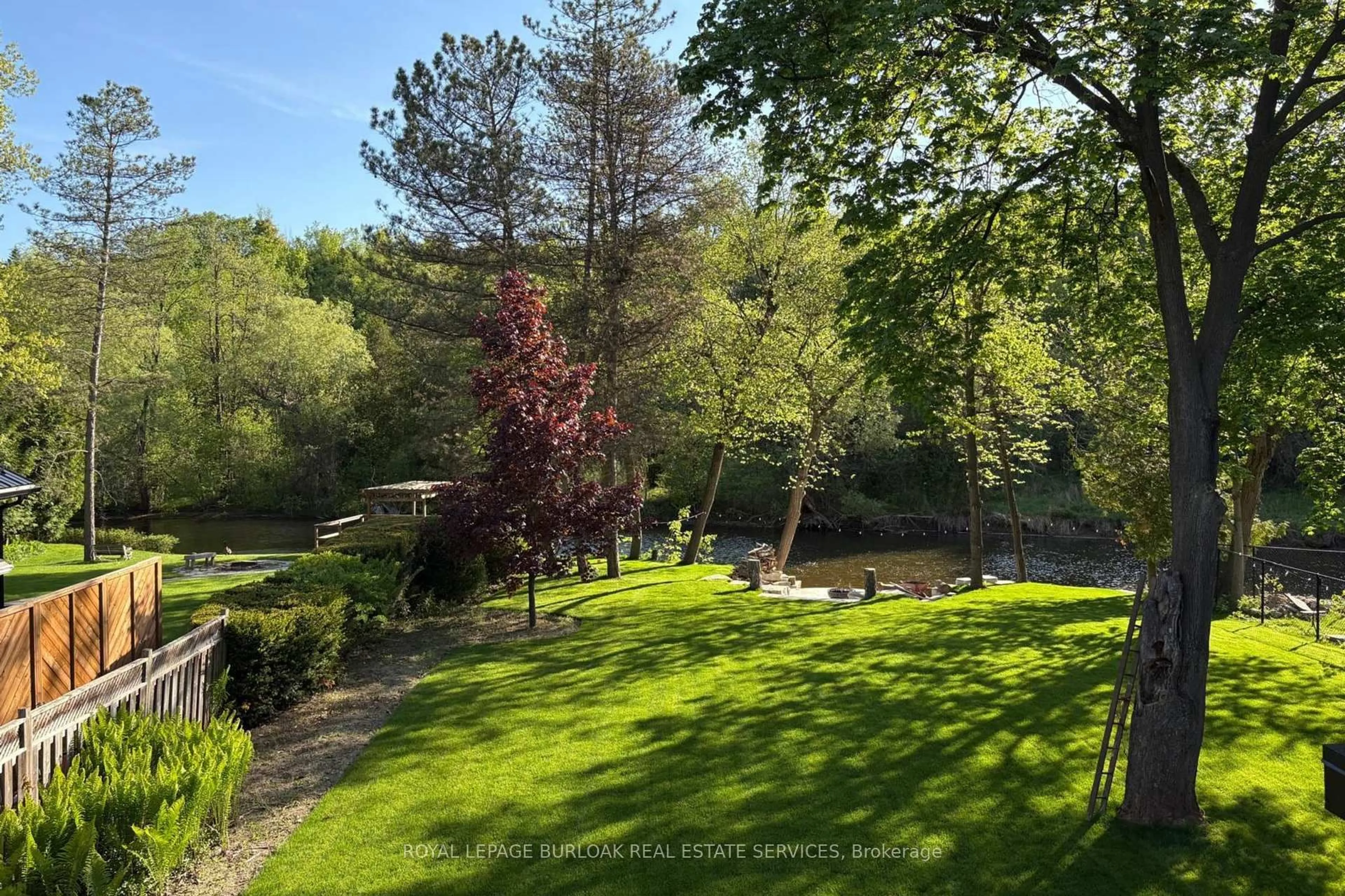 A pic from outside/outdoor area/front of a property/back of a property/a pic from drone, forest/trees view for 39 Credit Rd, Caledon Ontario L7C 3J3