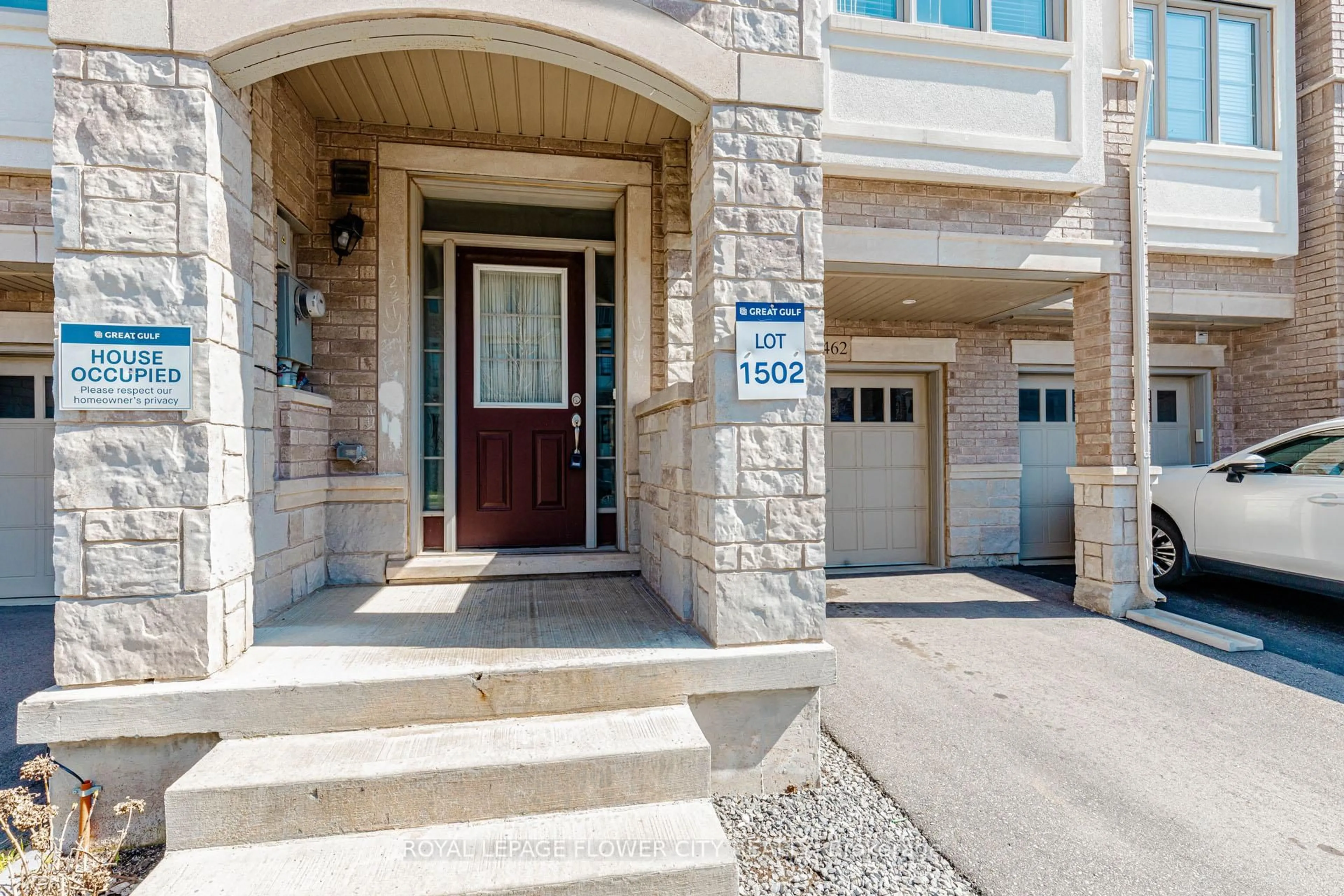 Indoor entryway for 462 Sheaffe Pl, Milton Ontario L9E 1K1