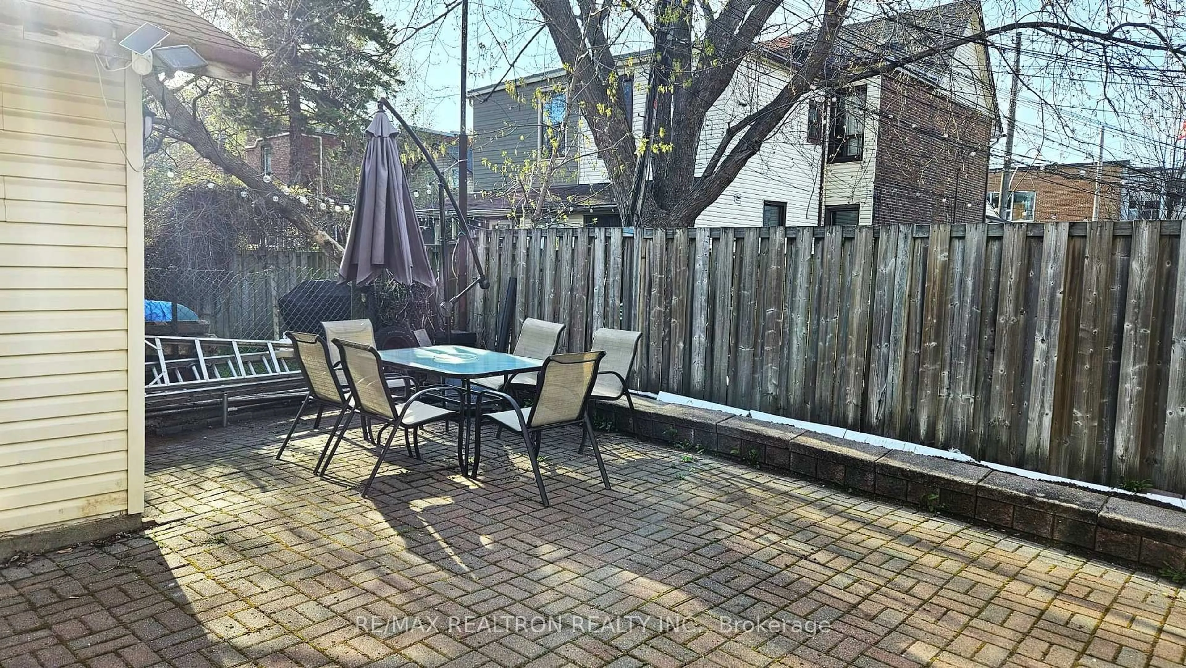 Patio, street for 318 Westmoreland Ave, Toronto Ontario M6H 3A5