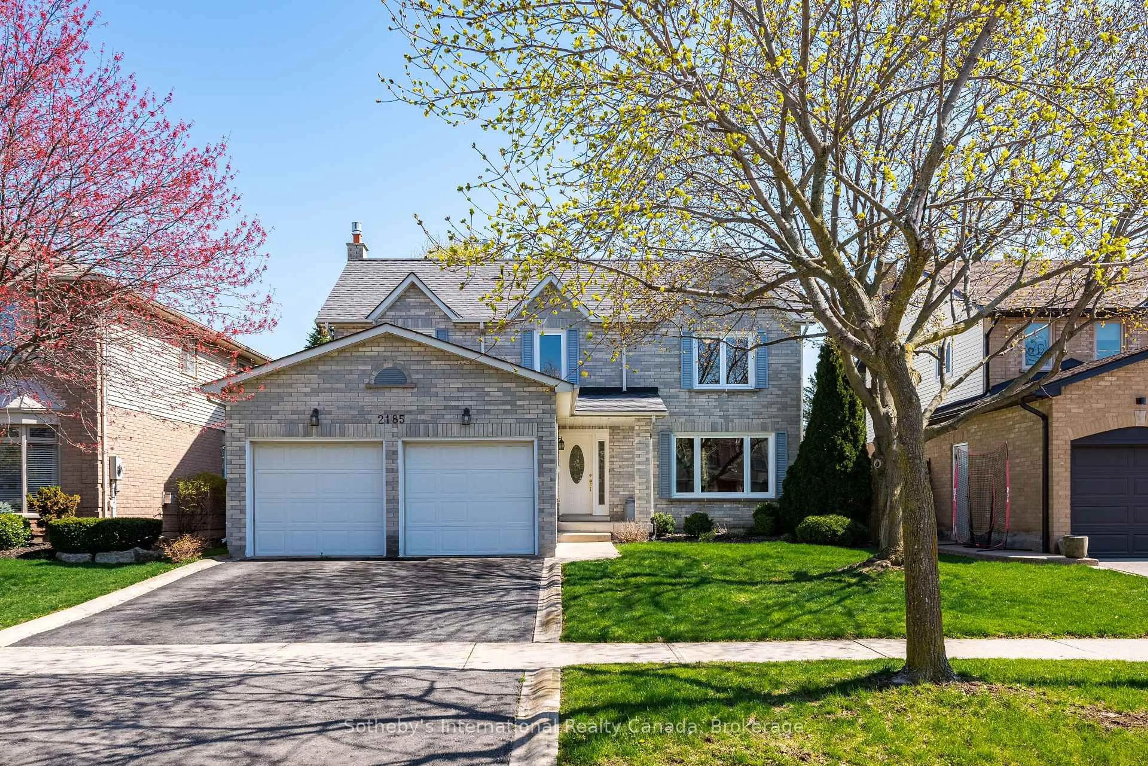 Home with brick exterior material, street for 2185 Vista Dr, Burlington Ontario L7M 3N7