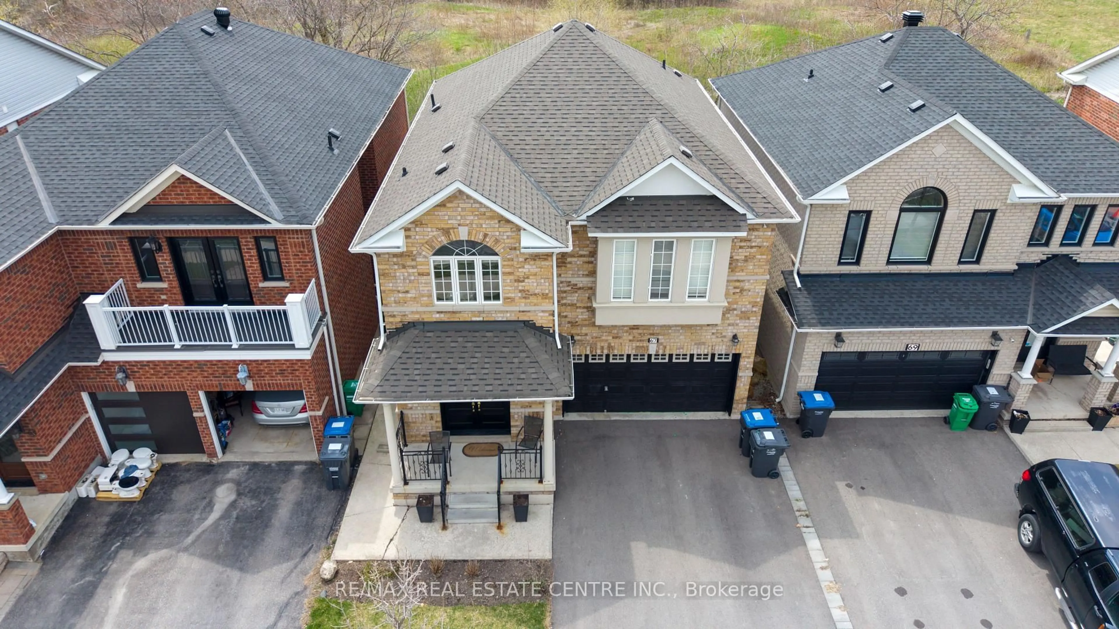 A pic from outside/outdoor area/front of a property/back of a property/a pic from drone, street for 67 Gorevale Dr, Brampton Ontario L6P 2H2