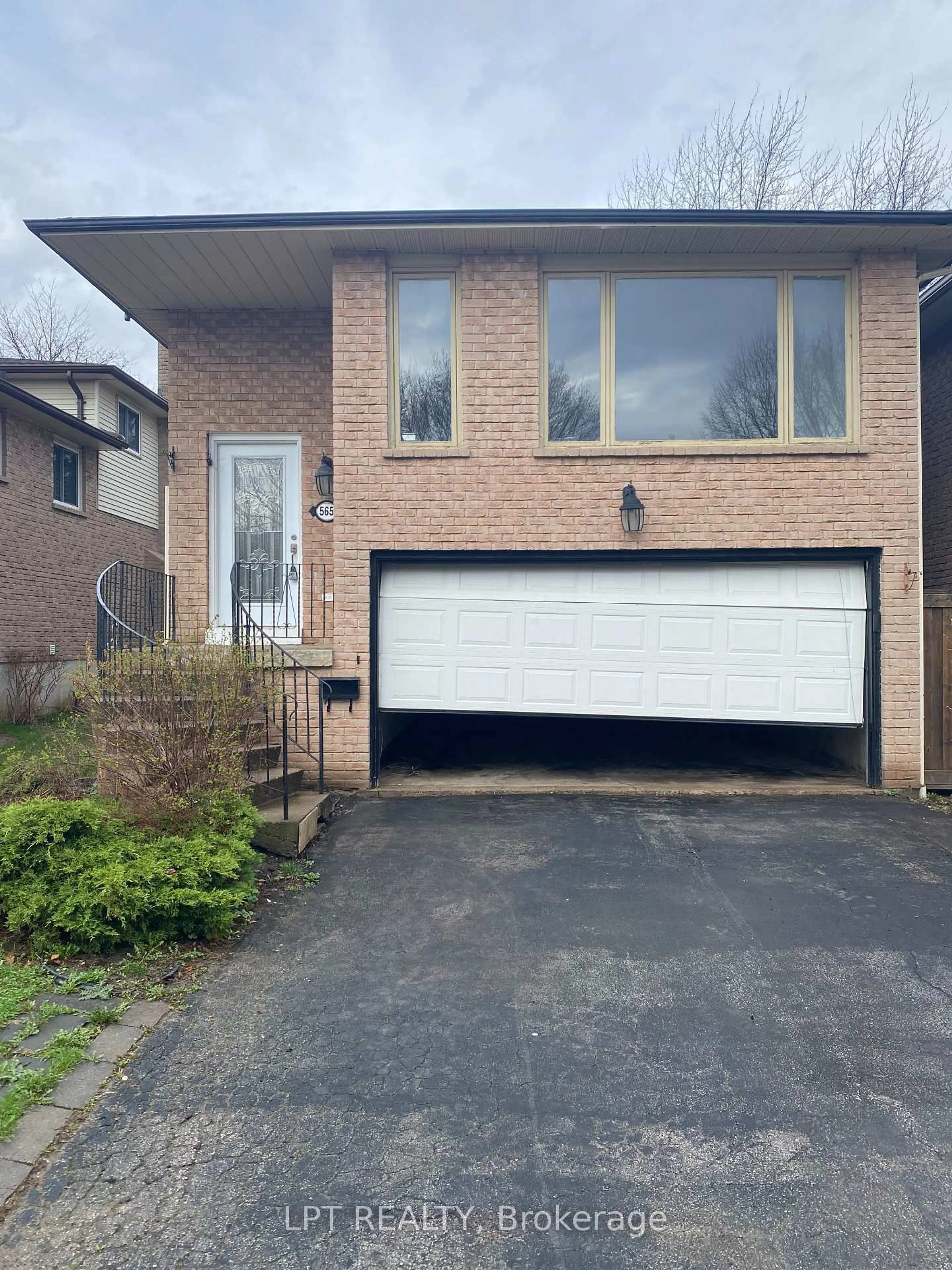 Home with brick exterior material, street for 565 Hayward Cres, Milton Ontario L9T 4T8