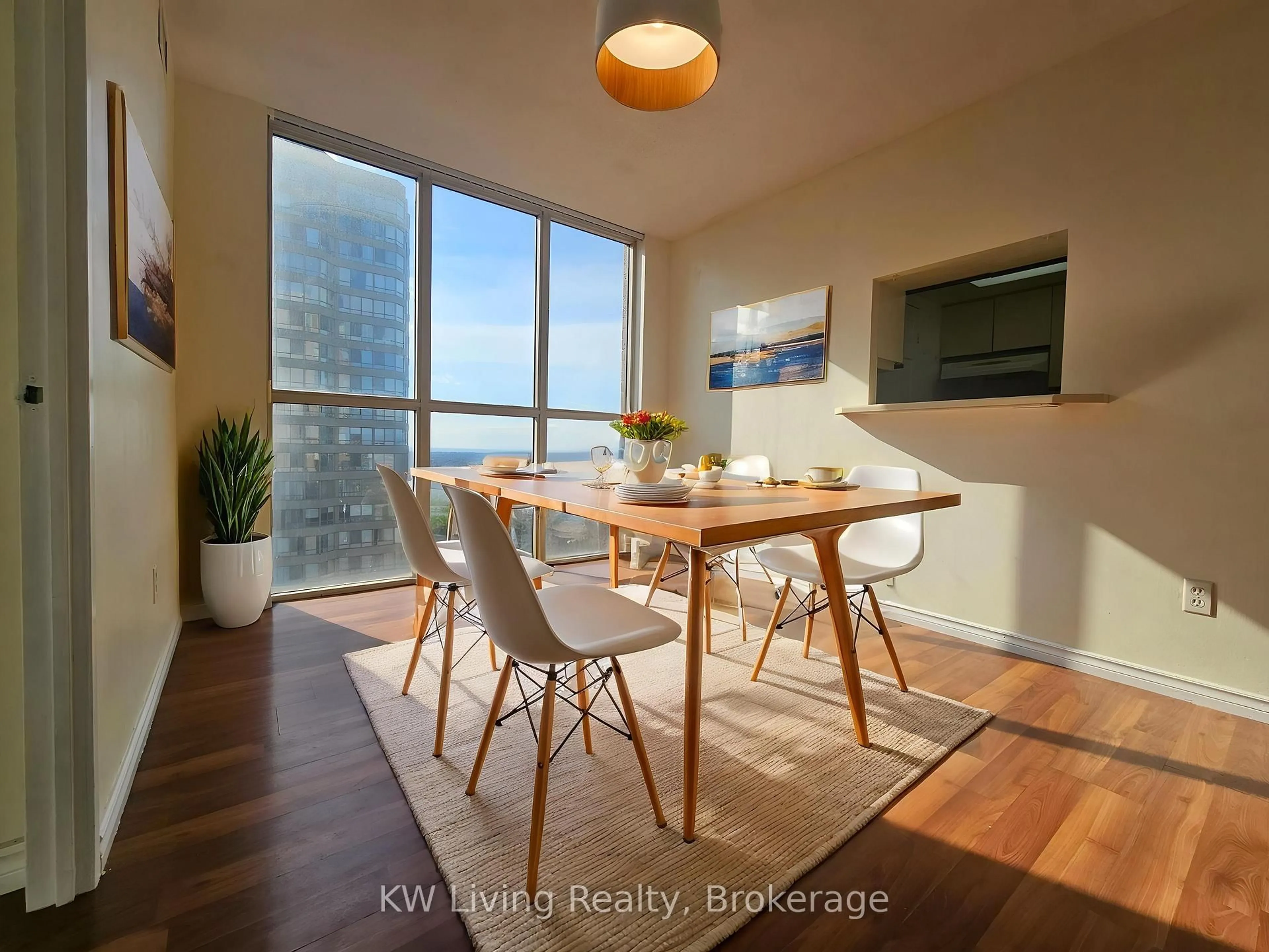 Dining room, wood/laminate floor for 285 Enfield Pl #1503, Mississauga Ontario L5B 3Y6