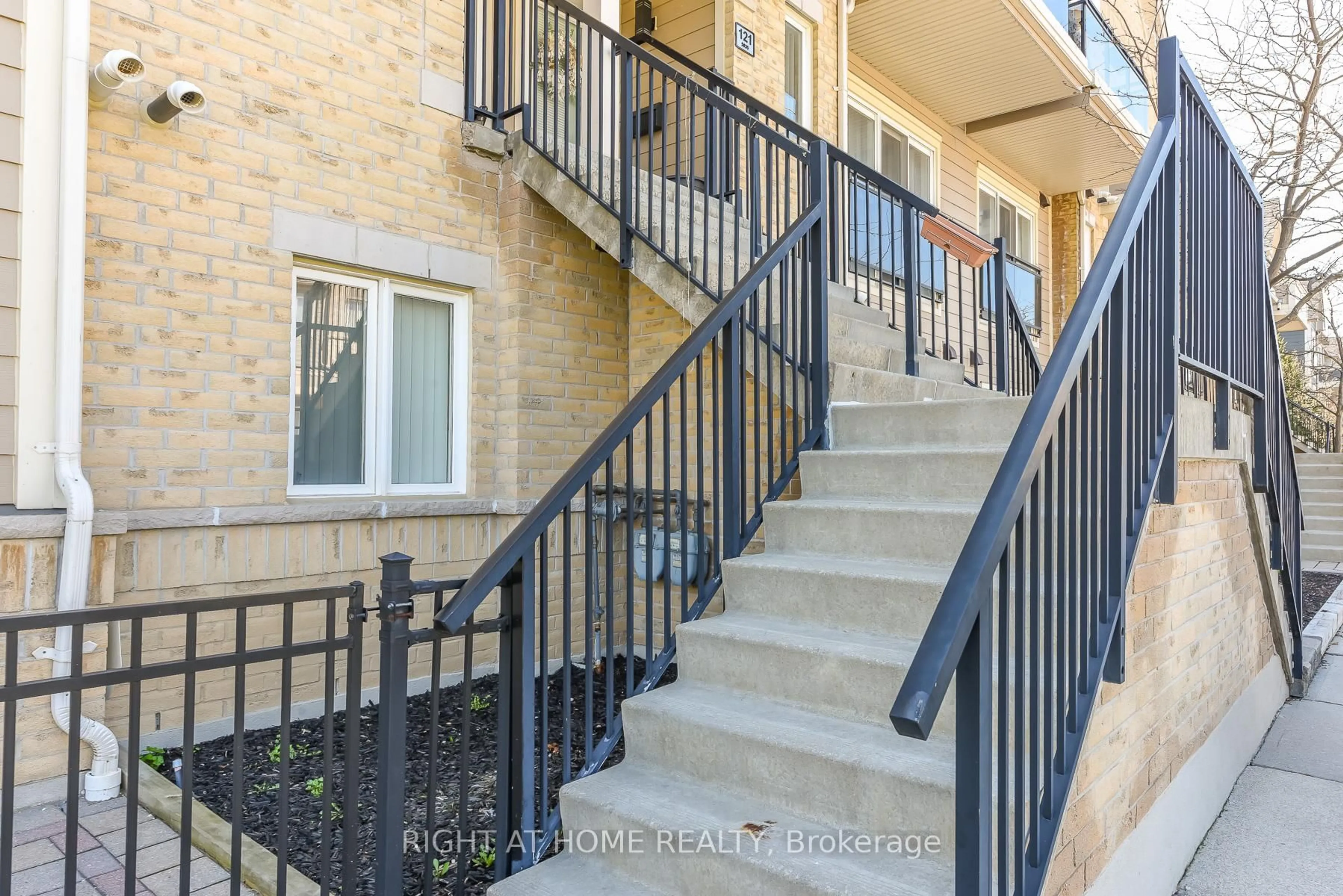 Stairs for 5035 Oscar Peterson Blvd #124, Mississauga Ontario L5M 0P4