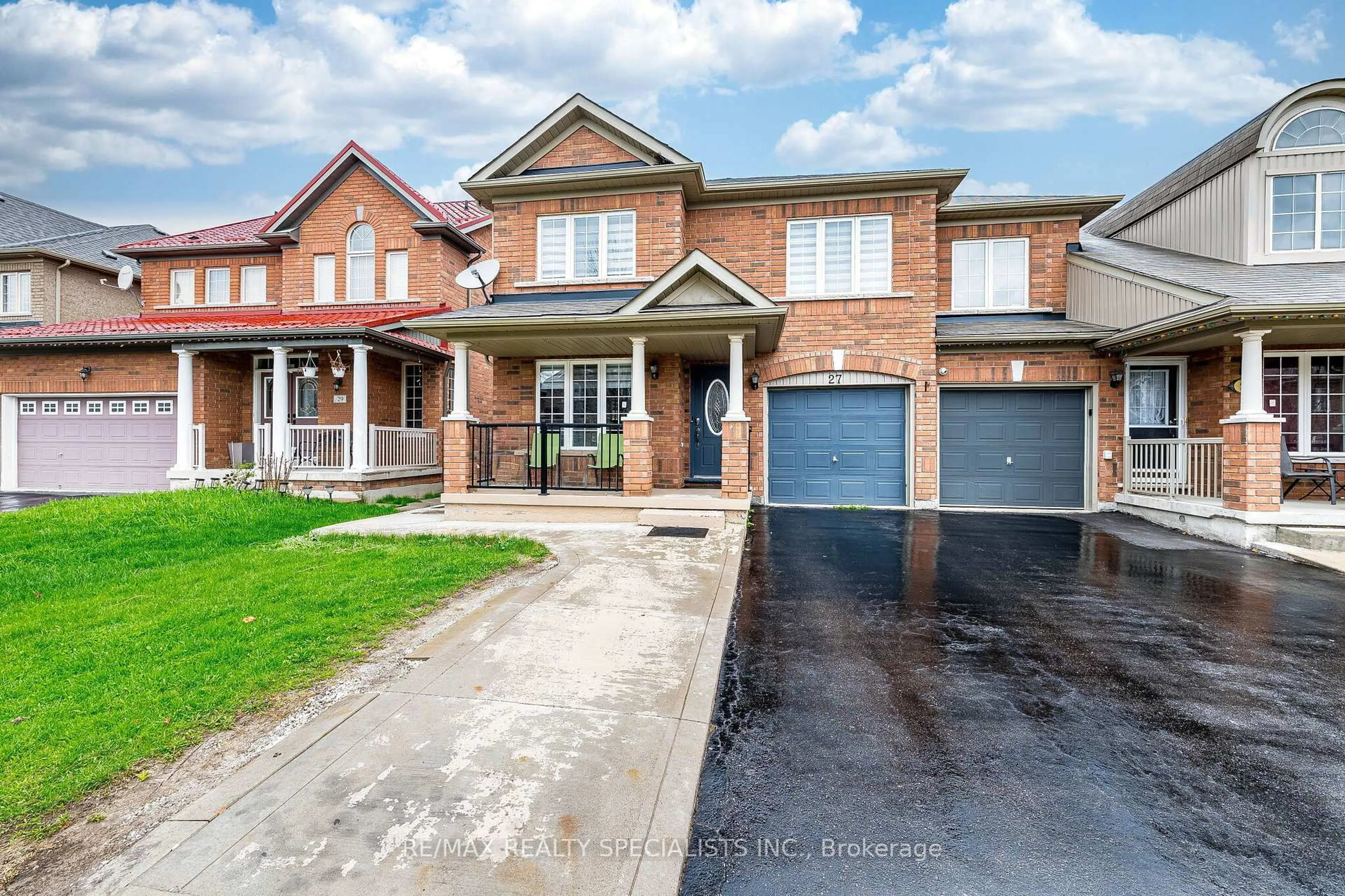 Home with brick exterior material, street for 27 Wall St, Brampton Ontario L6R 0N2