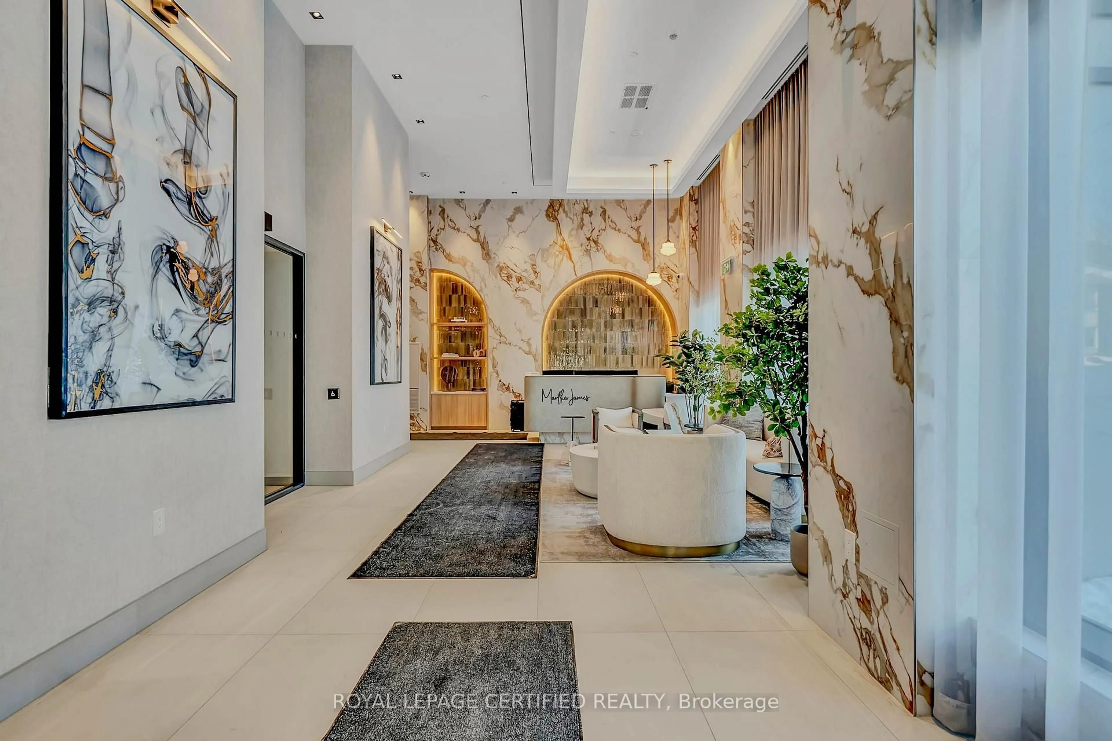 Indoor foyer for 2088 James St #503, Burlington Ontario L7R 0H2