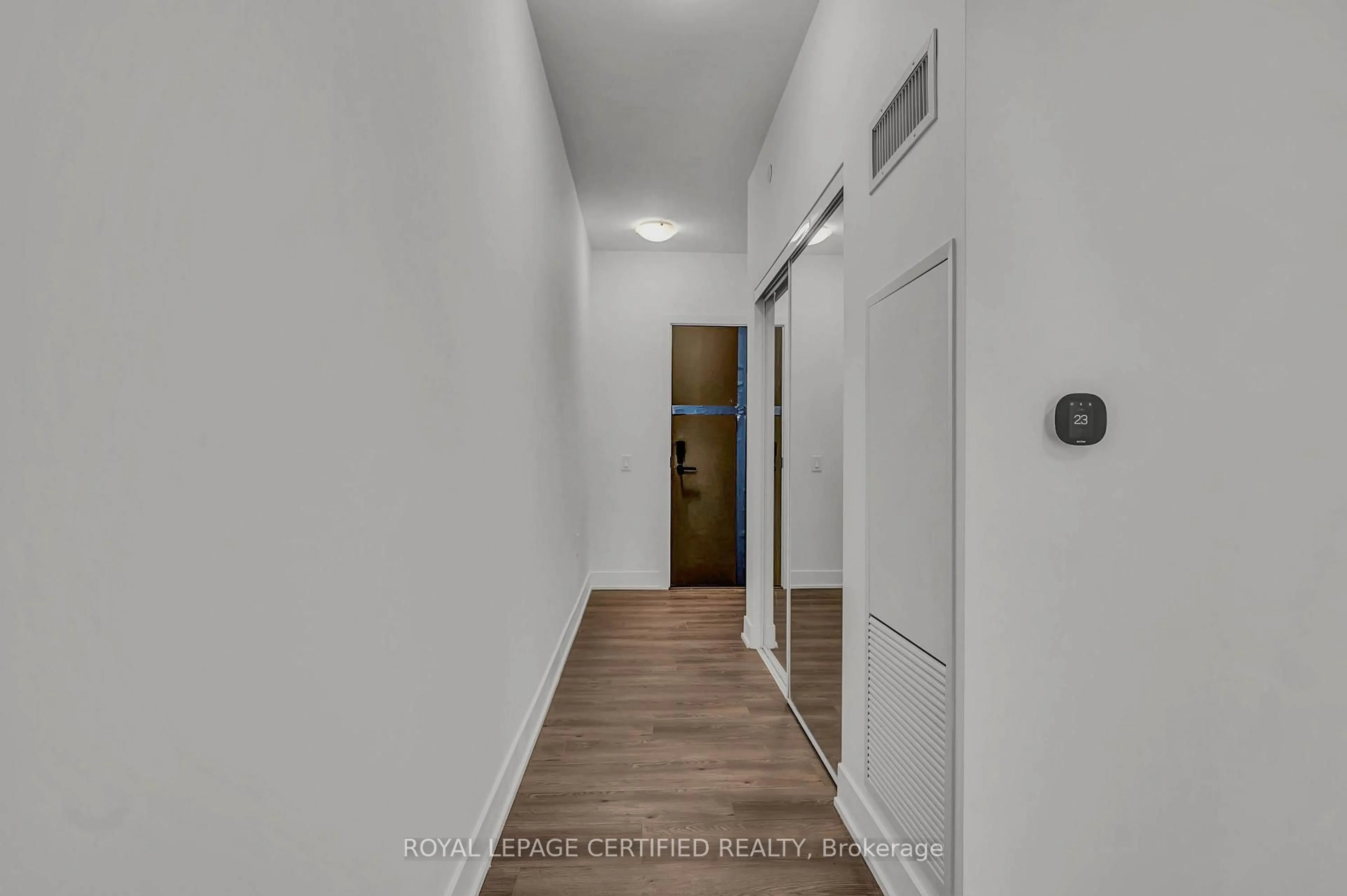 Indoor entryway for 2088 James St #503, Burlington Ontario L7R 0H2