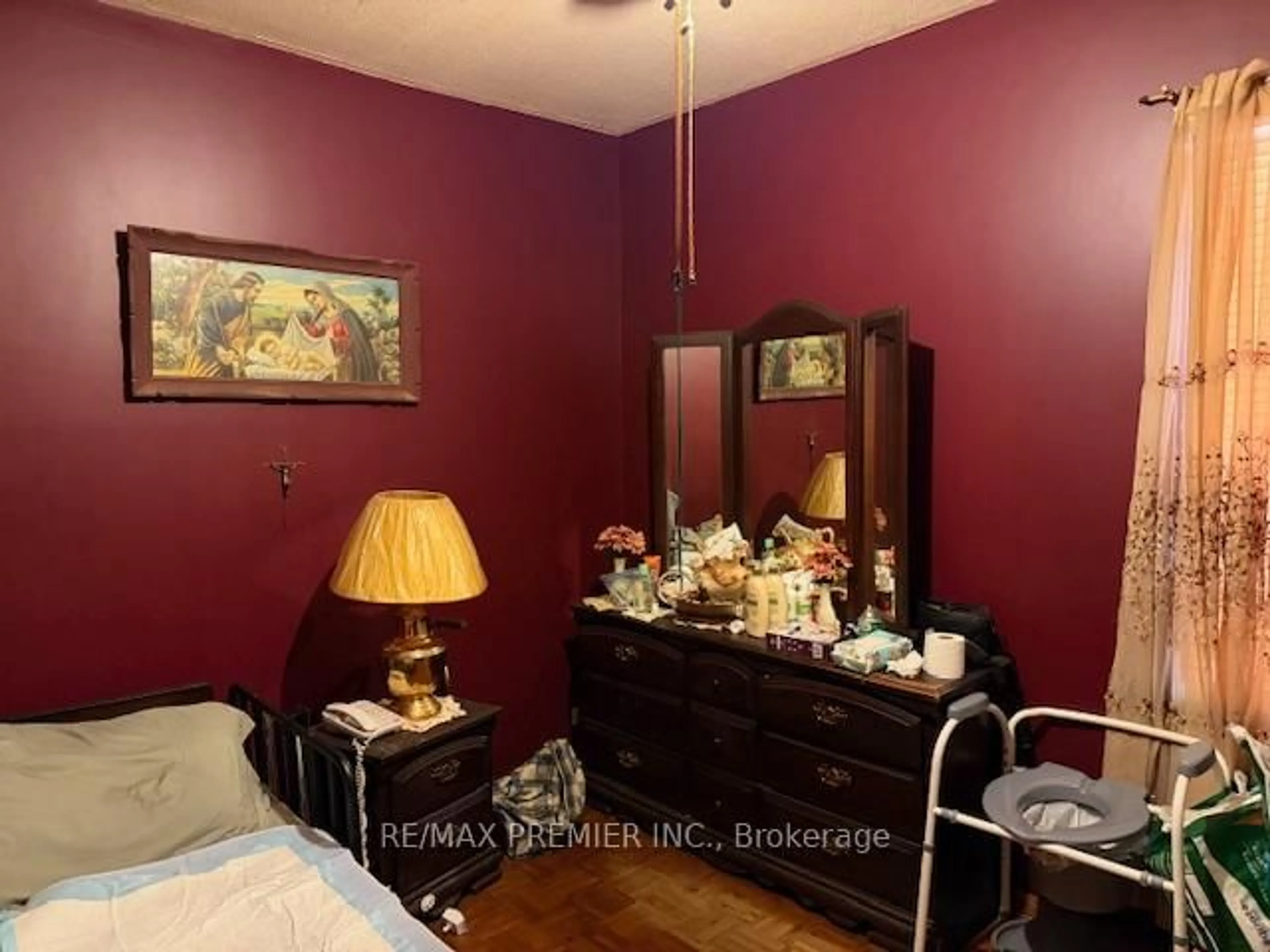 A pic of a room for 7 Florence Cres, Toronto Ontario N6N 4E3