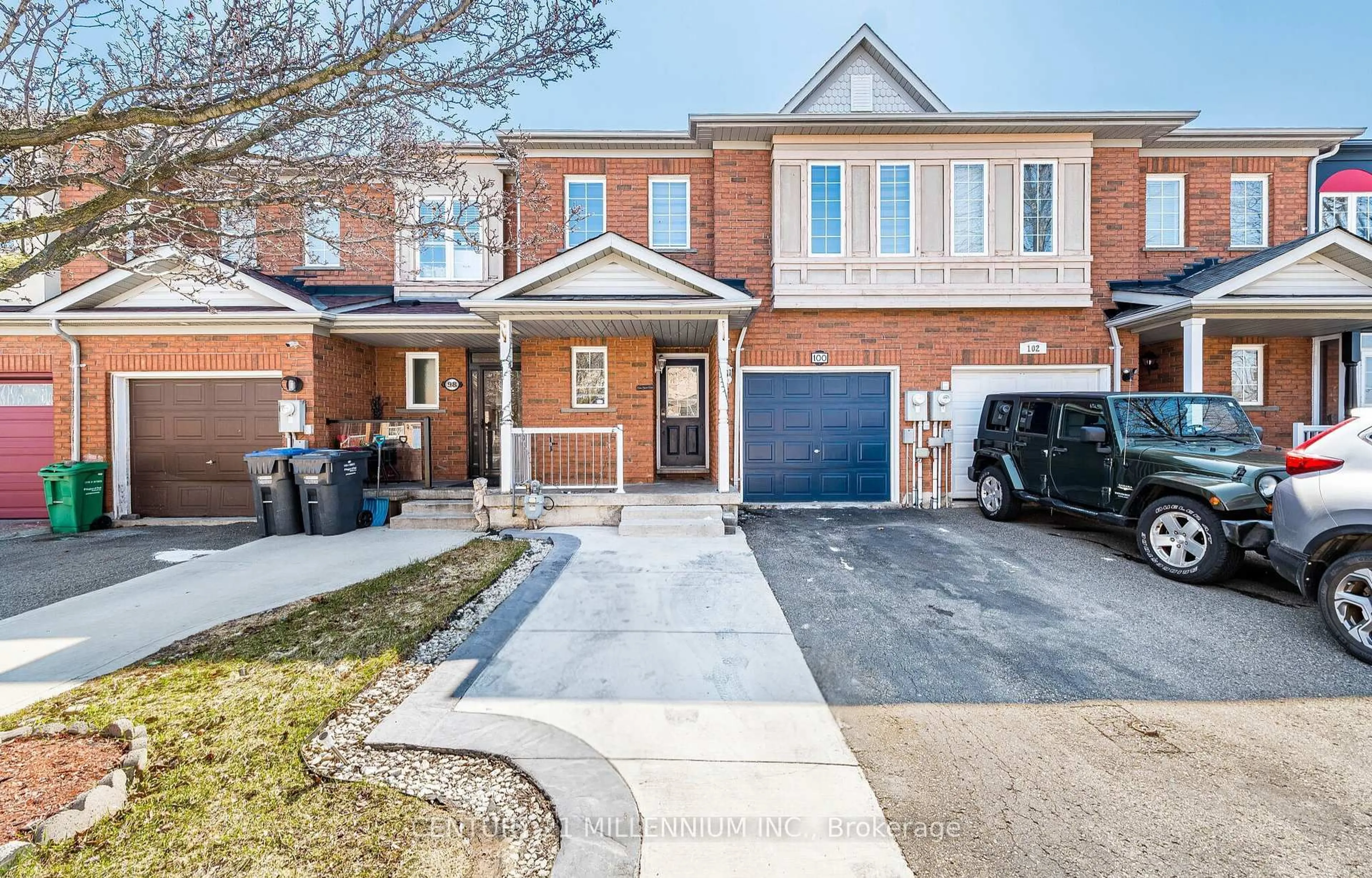 Home with brick exterior material, street for 100 Monaco Crt, Brampton Ontario L7A 1X2