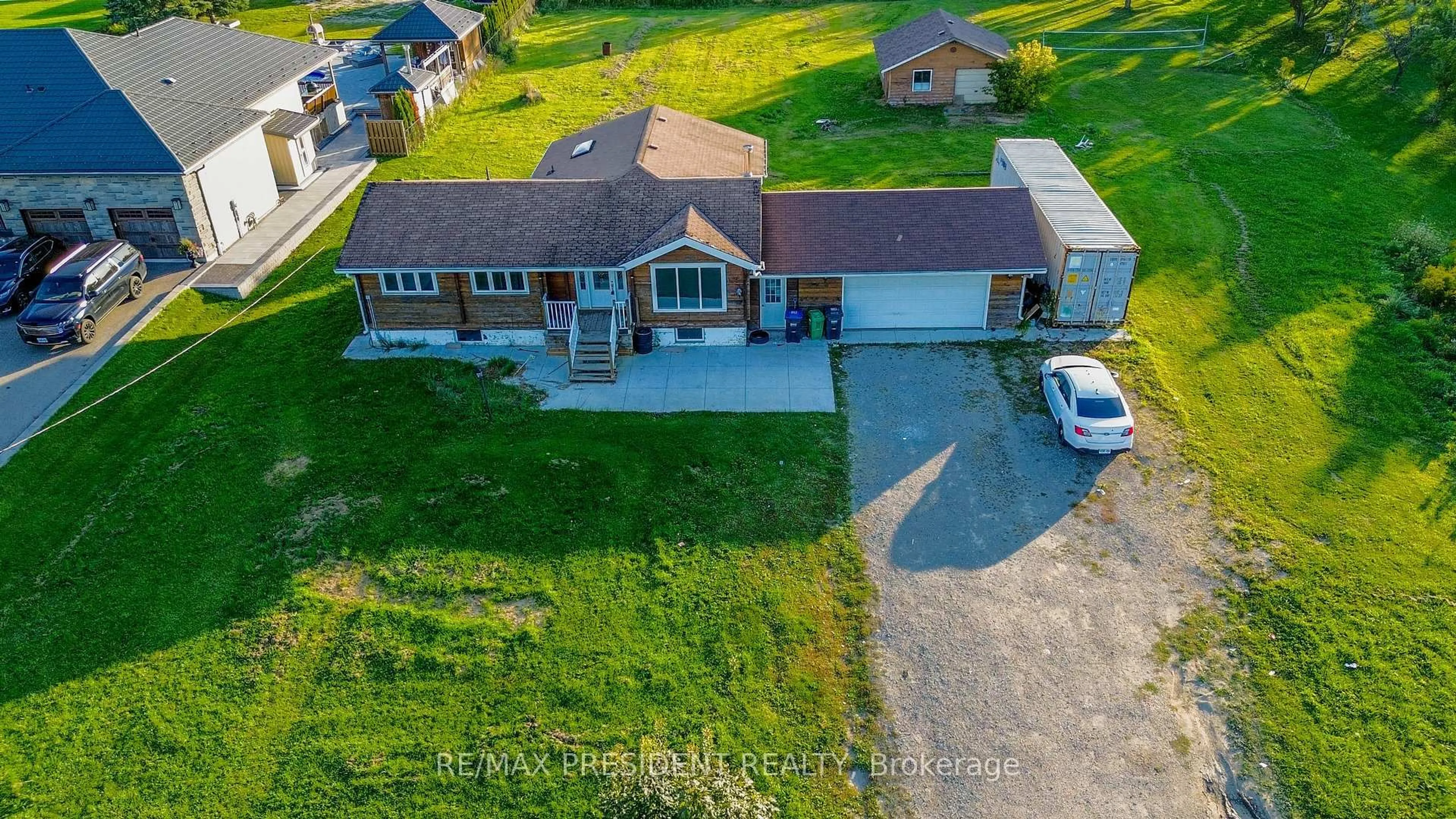A pic from outside/outdoor area/front of a property/back of a property/a pic from drone, unknown for 13924 Kennedy Rd, Caledon Ontario L7C 2G2