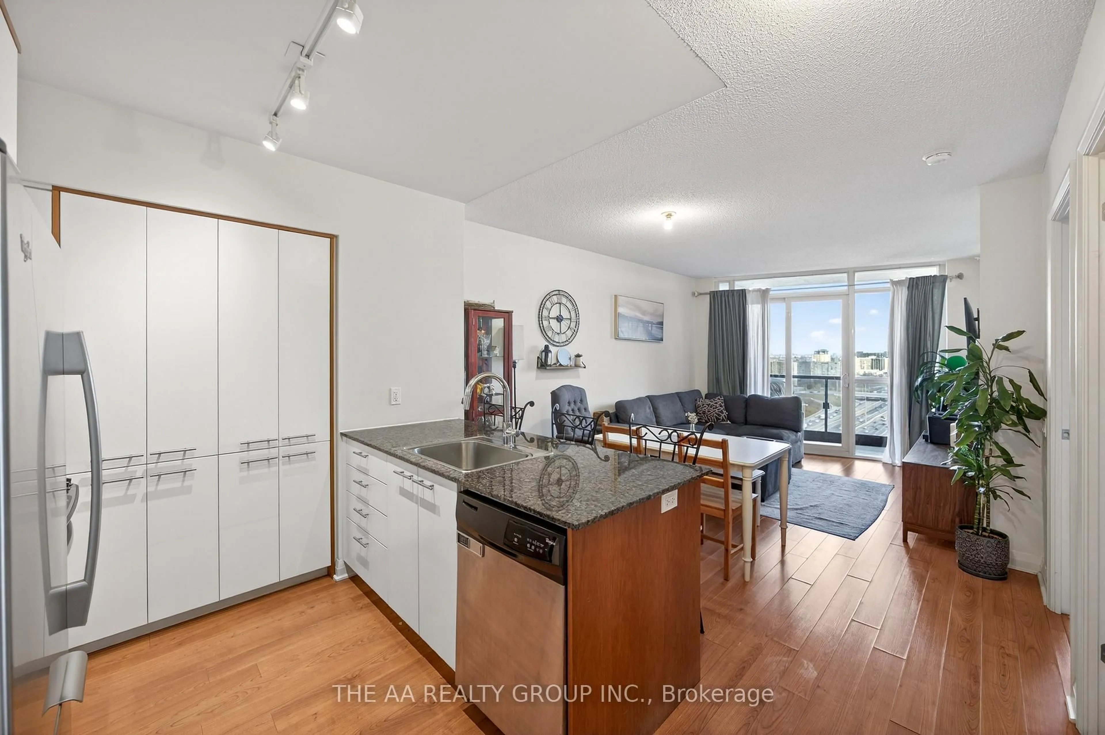 Open concept kitchen, unknown for 5 Valhalla Inn Rd #2111, Toronto Ontario M9B 0B1