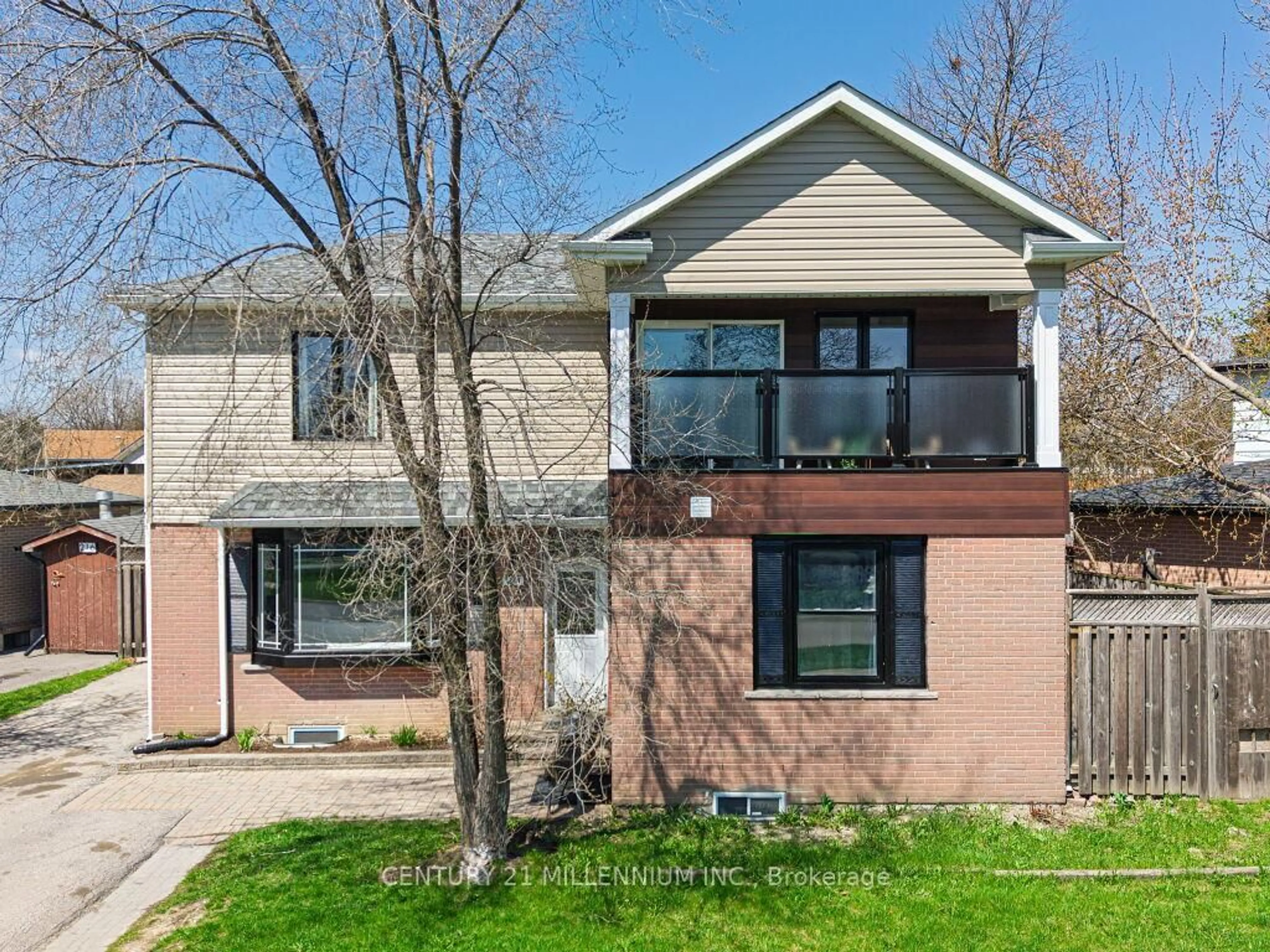 Home with brick exterior material, street for 214 Folkstone Cres, Brampton Ontario L6T 3N6