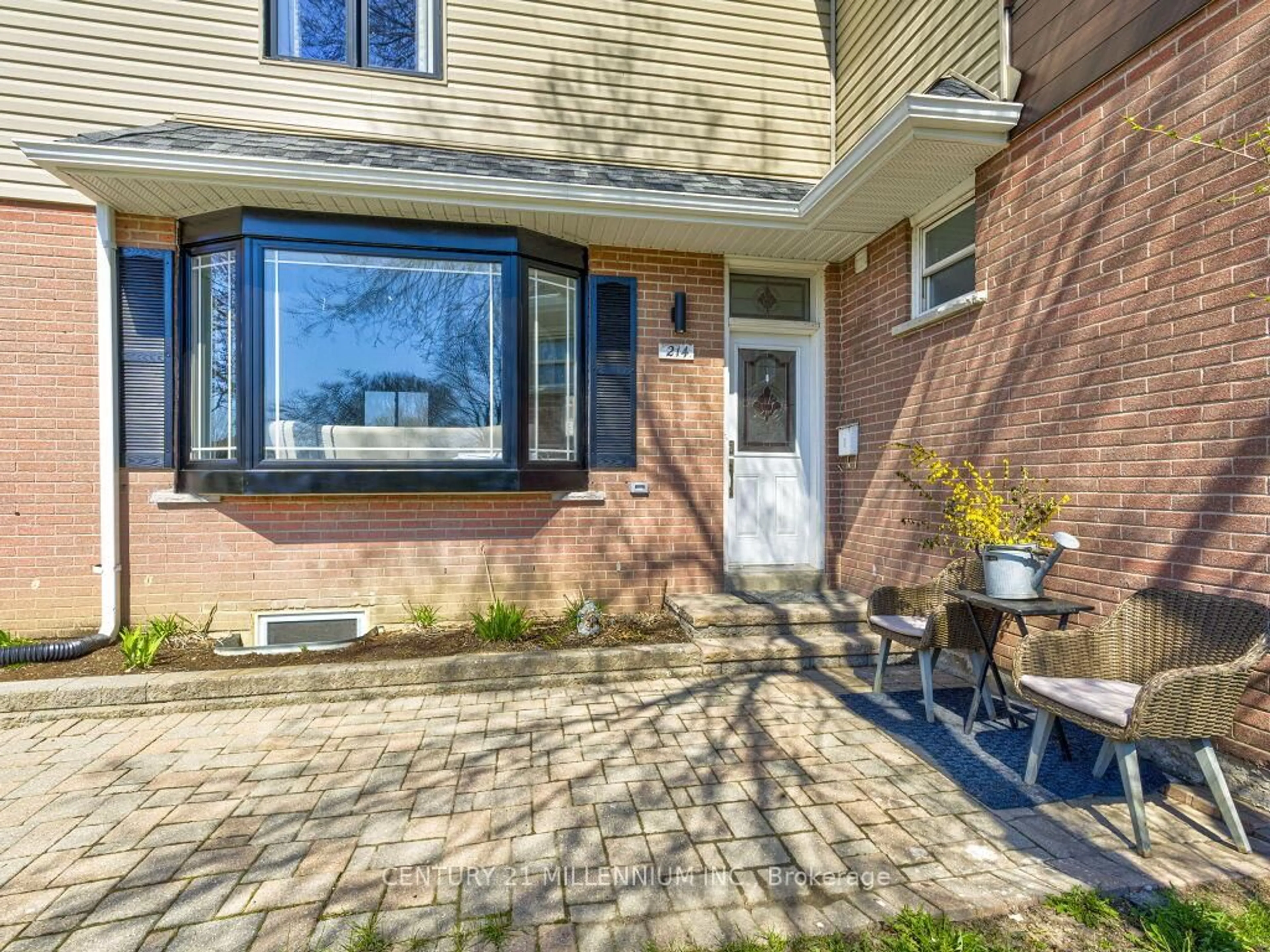 Home with brick exterior material, street for 214 Folkstone Cres, Brampton Ontario L6T 3N6