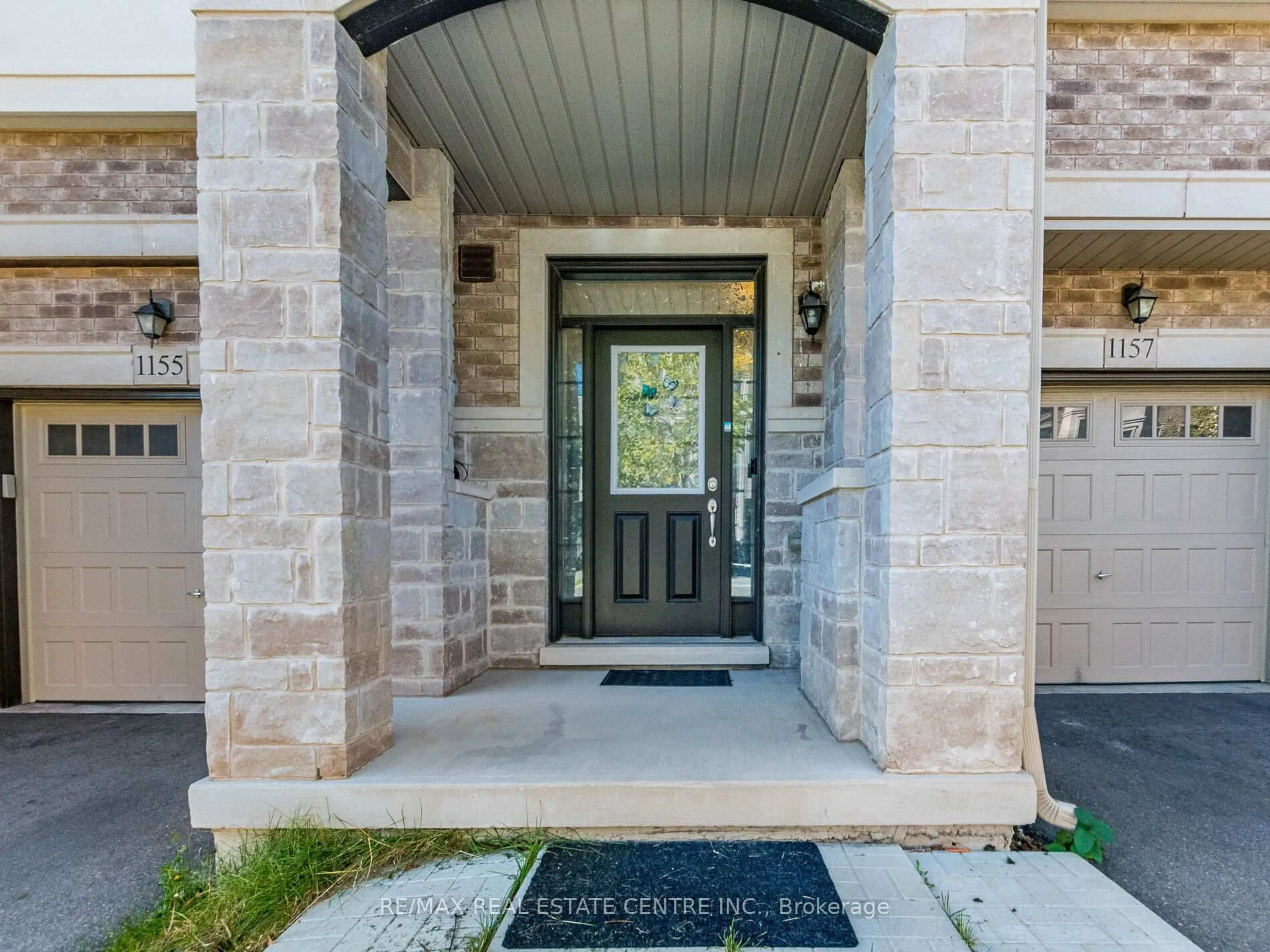 Indoor entryway for 1157 Restivo Lane, Milton Ontario L9T 2X5