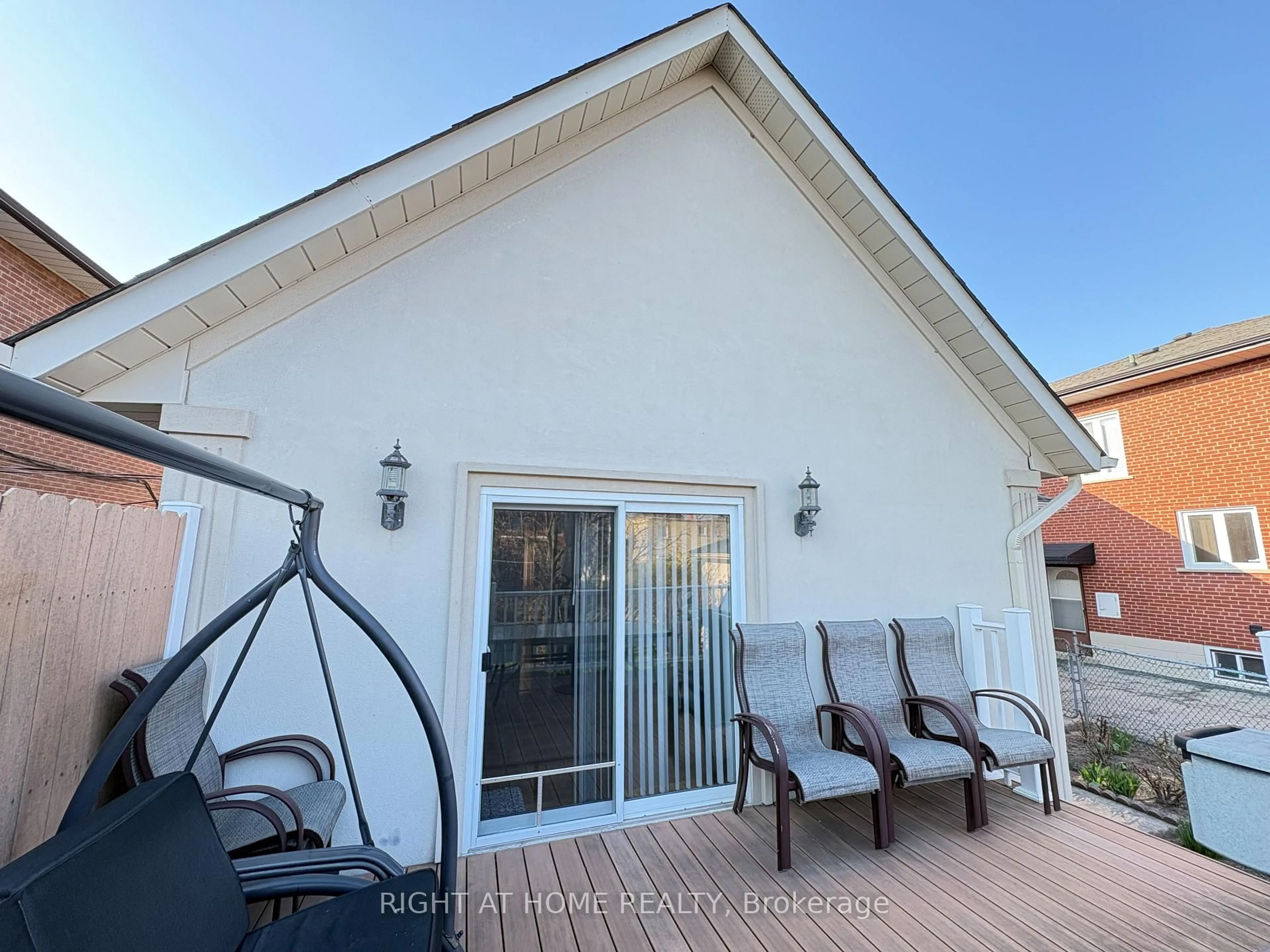 Patio, unknown for 25 Burlingame Rd, Toronto Ontario M8W 1Y7