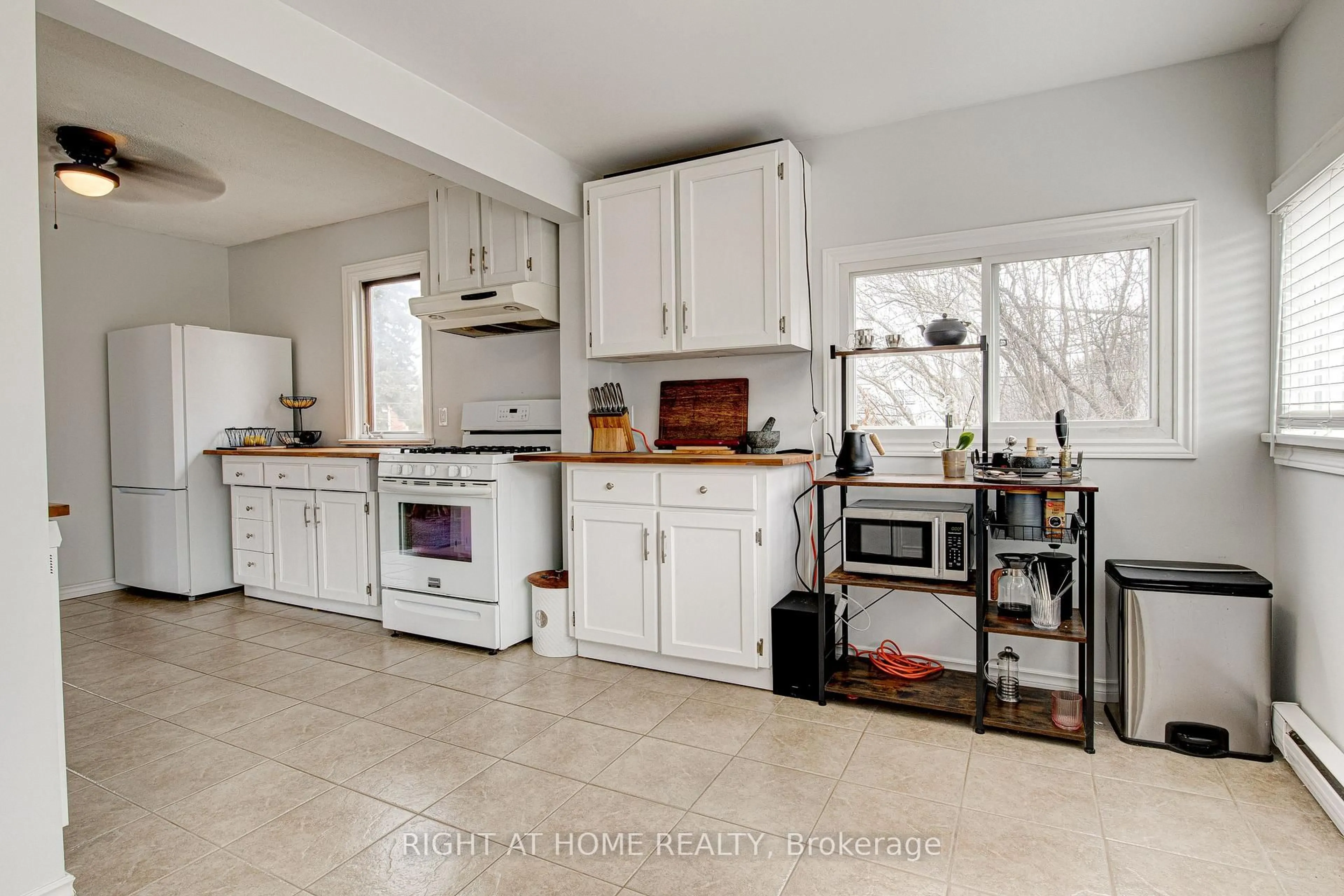 Open concept kitchen, ceramic/tile floor for 18A Margaret St, Orangeville Ontario L9W 2N2