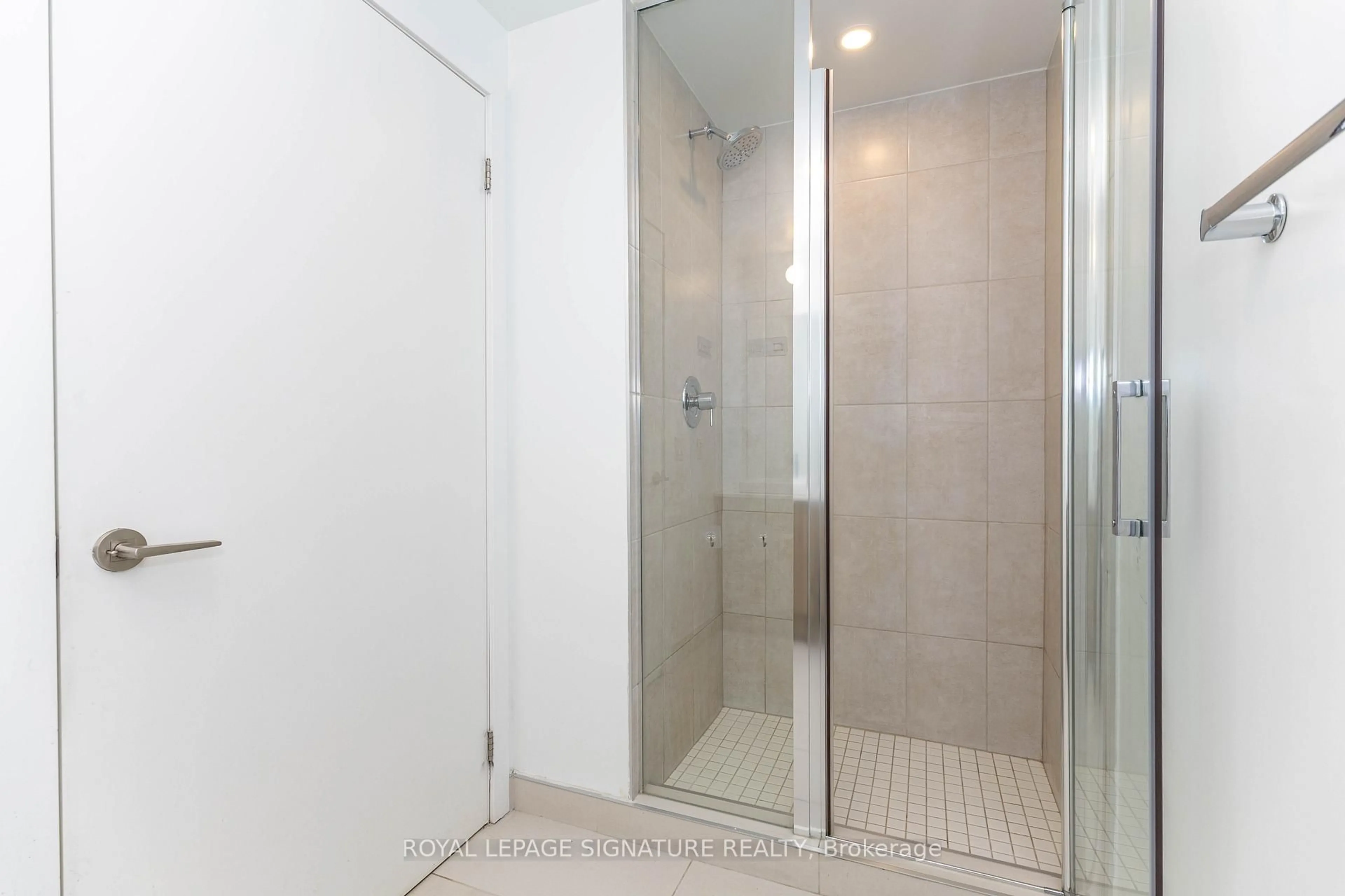 Standard bathroom, unknown for 1195 The Queensway #610, Toronto Ontario M8Z 1R6